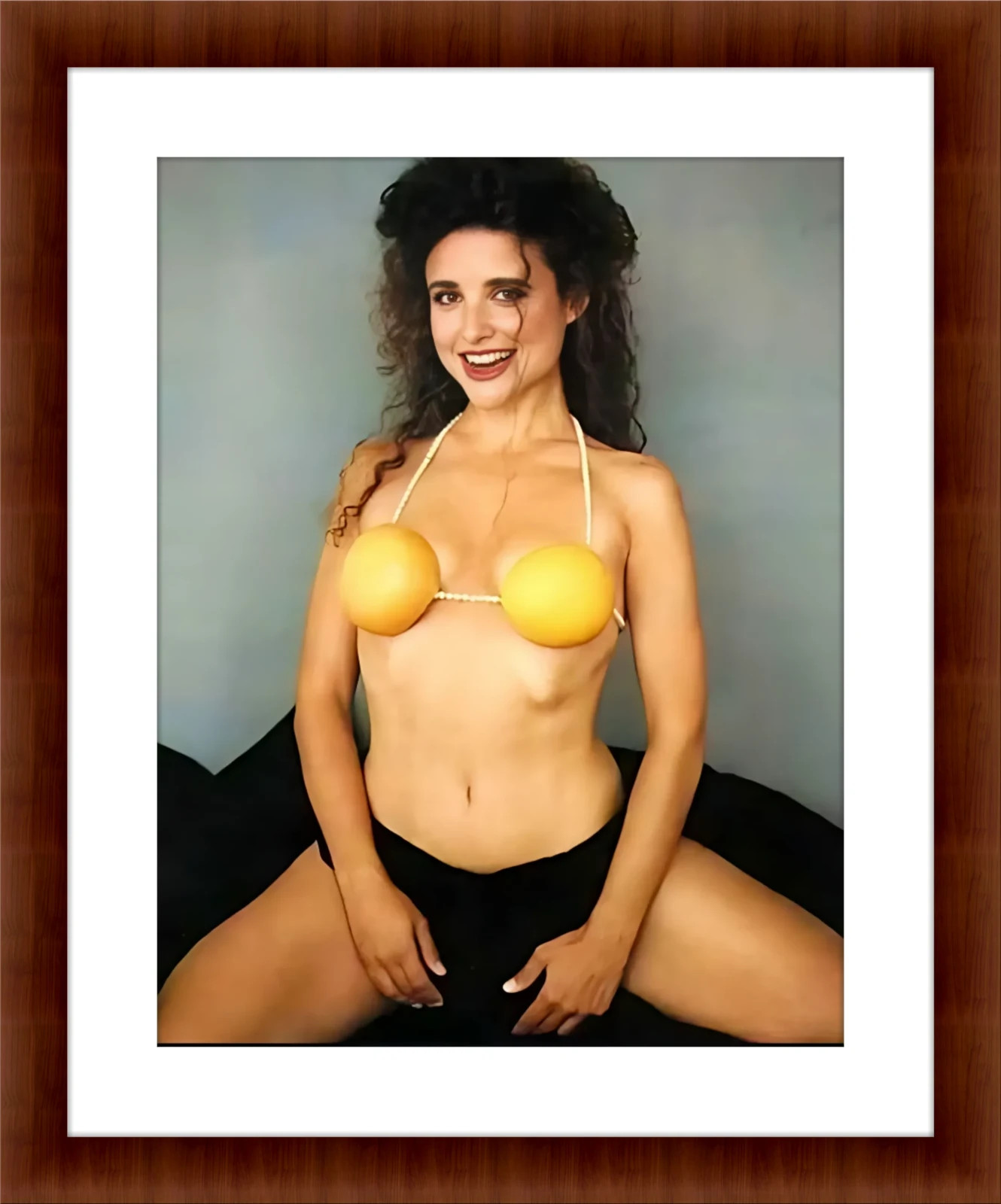Julia Louis-Dreyfus 8.5 x 11 Candid Color Unframed Collectable Photograph