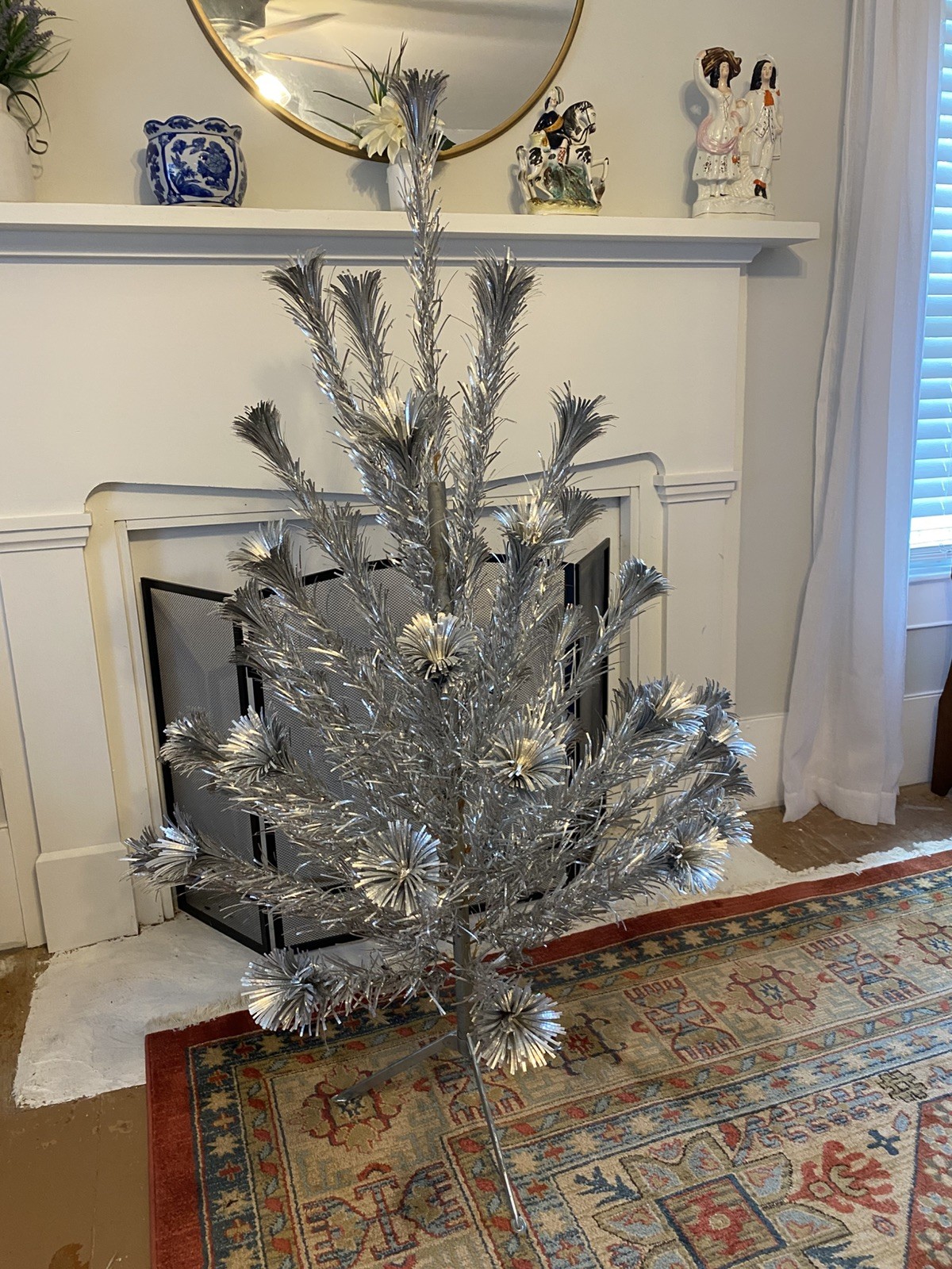 VTG 4’ POM POM ROYAL PINE TREE ALUMINUM TAPER CHRISTMAS TREE 40 BRANCHES VTG 4’ POM POM ROYAL PINE TREE ALUMINUM TAPER CHRISTMAS TREE 40 BRANCHES