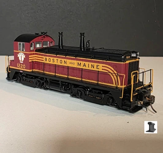 Rapido ~ HO Scale ~ EMD SW9 ~ Boston & Maine #1227 ~ DC/DCC Sound ~ 027568 Rapido ~ HO Scale ~ EMD SW9 ~ Boston & Maine #1227 ~ DC/DCC Sound ~ 027568