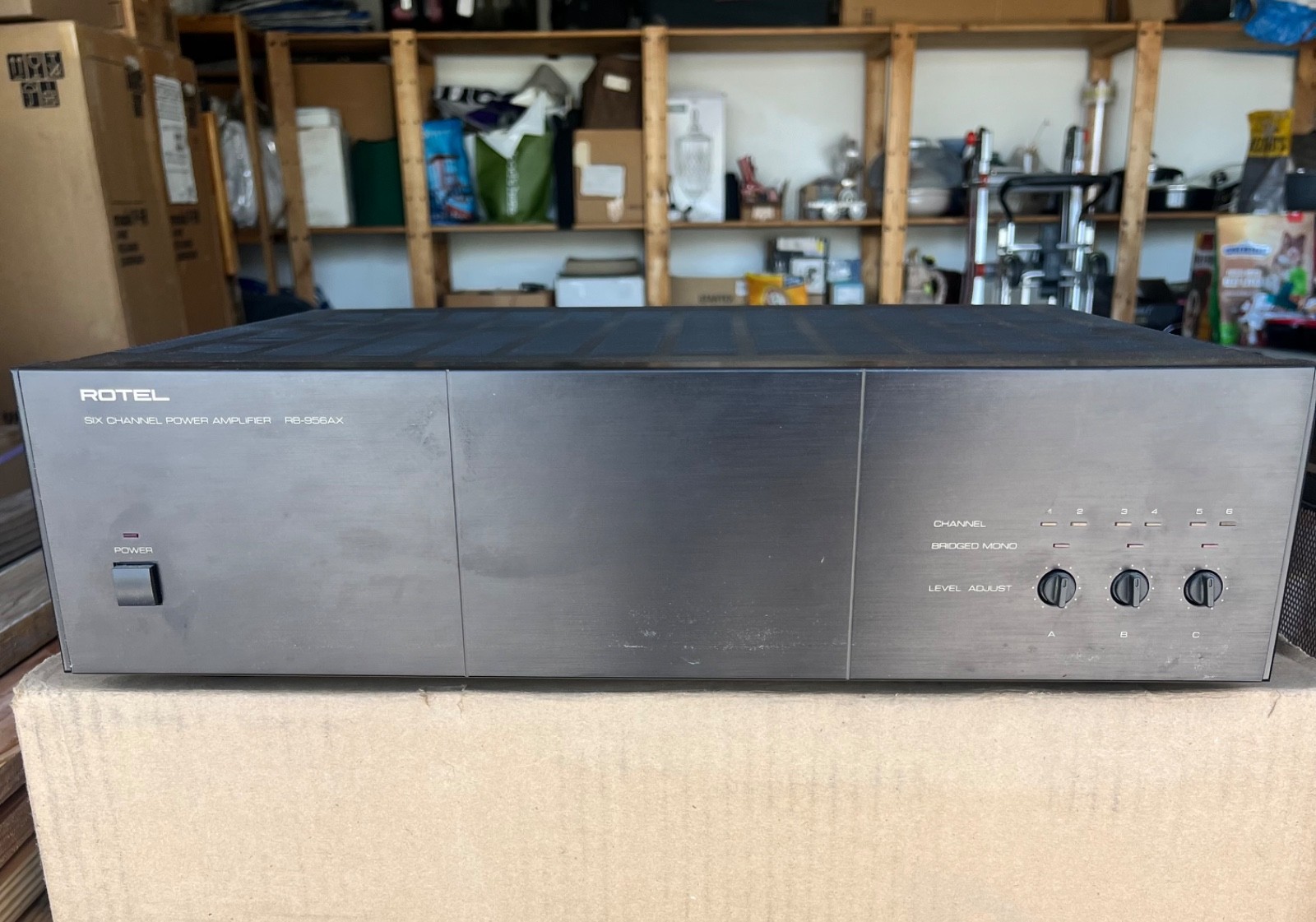 Rotel RB-956AX Power Amplifier Rotel RB-956AX Power Amplifier