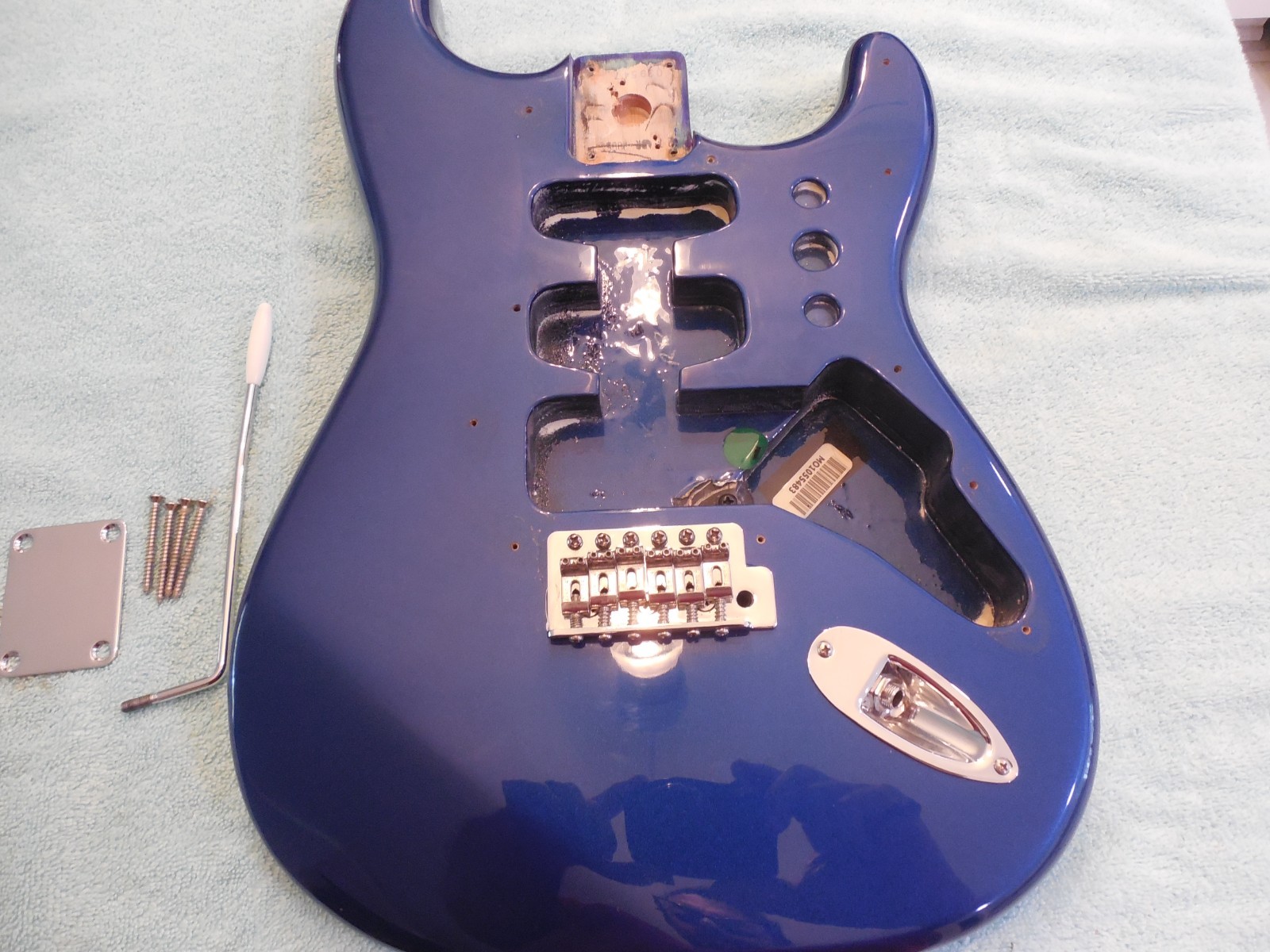 Fender Stratocaster MIM Body w/Hardware Electron Blue VGC Fender Stratocaster MIM Body w/Hardware Electron Blue VGC