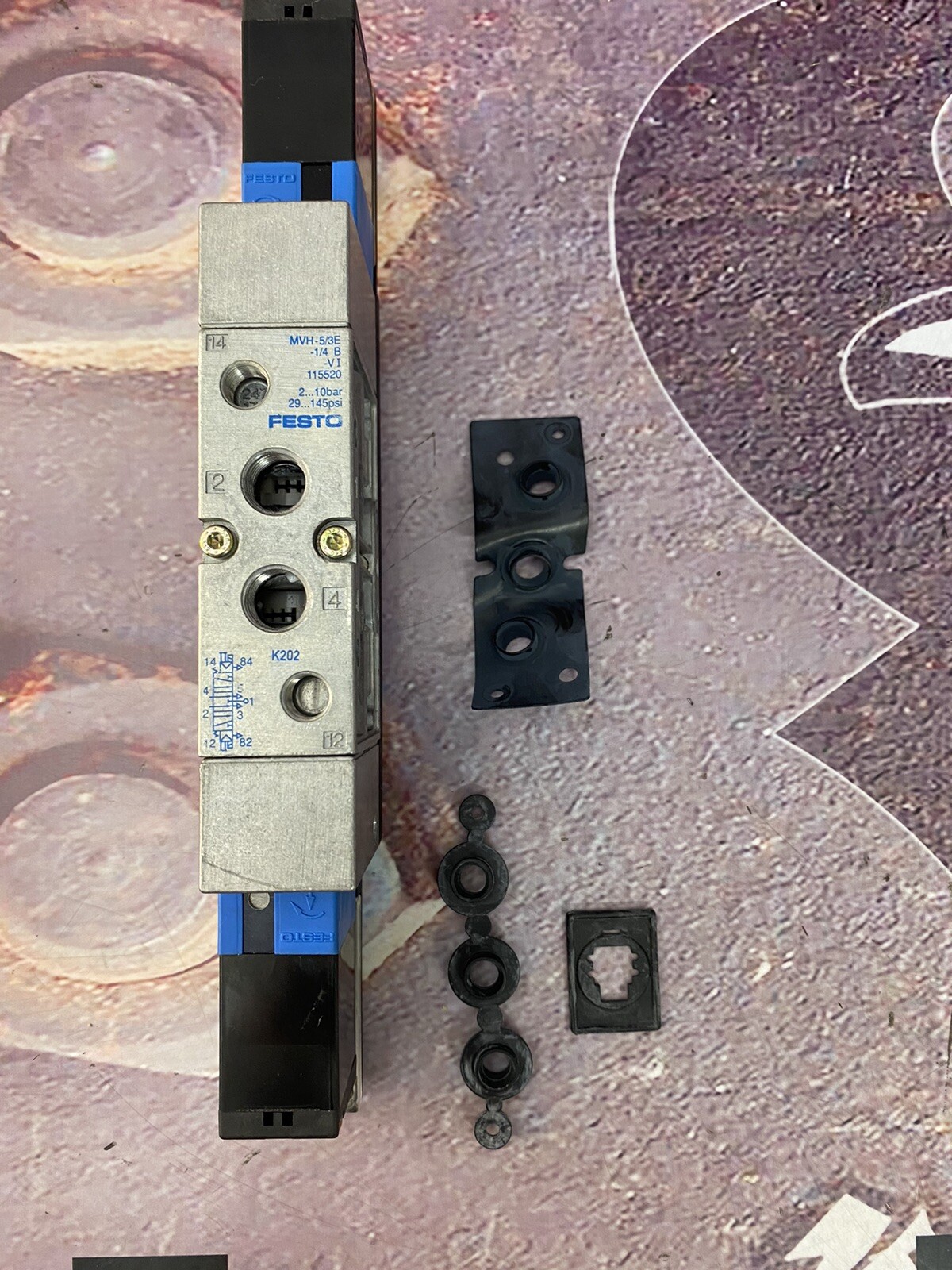 Festo MVH-5/3G-1/4-B-VI-X Pneumatic Single Solenoid Valve 5/3-Way Festo MVH-5/3G-1/4-B-VI-X Pneumatic Single Solenoid Valve 5/3-Way