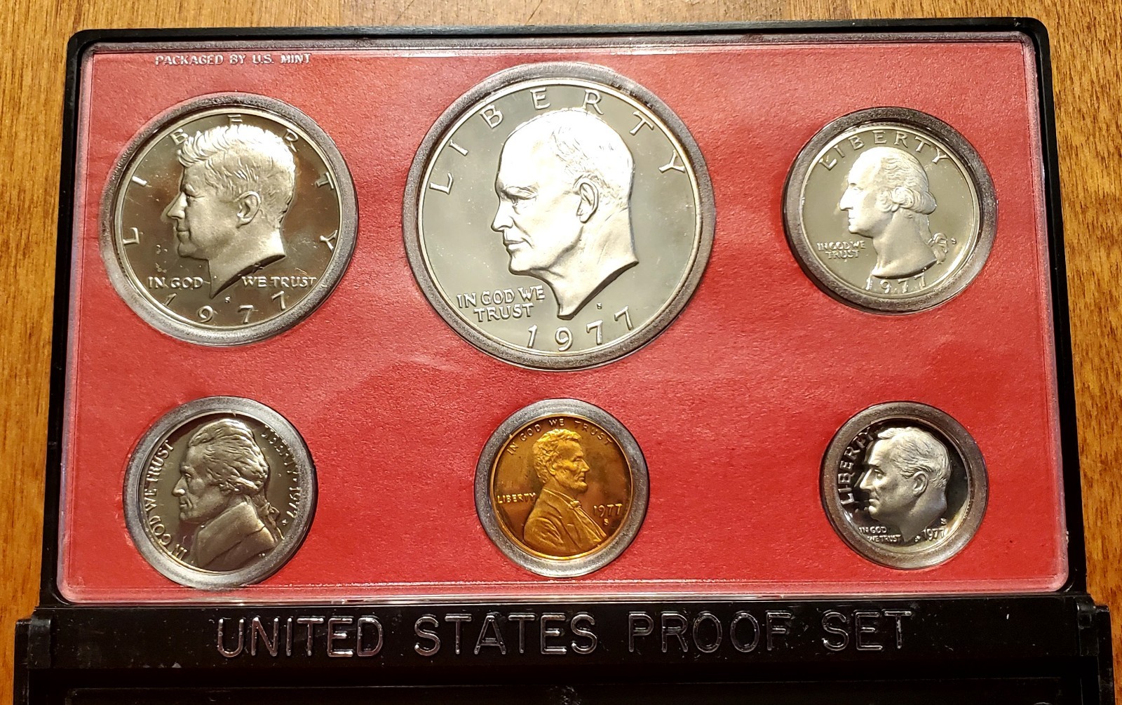 1977-S PROOF SET / EXTREMELY RARE / HARD TO FIND / UNC / ONLY (3,251,152) MINTED