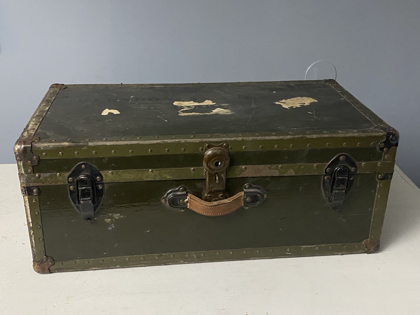 Rare Vintage Authentic WWII 1943 Military Olive Drab Green Footlocker Chest Rare Vintage Authentic WWII 1943 Military Olive Drab Green Footlocker Chest