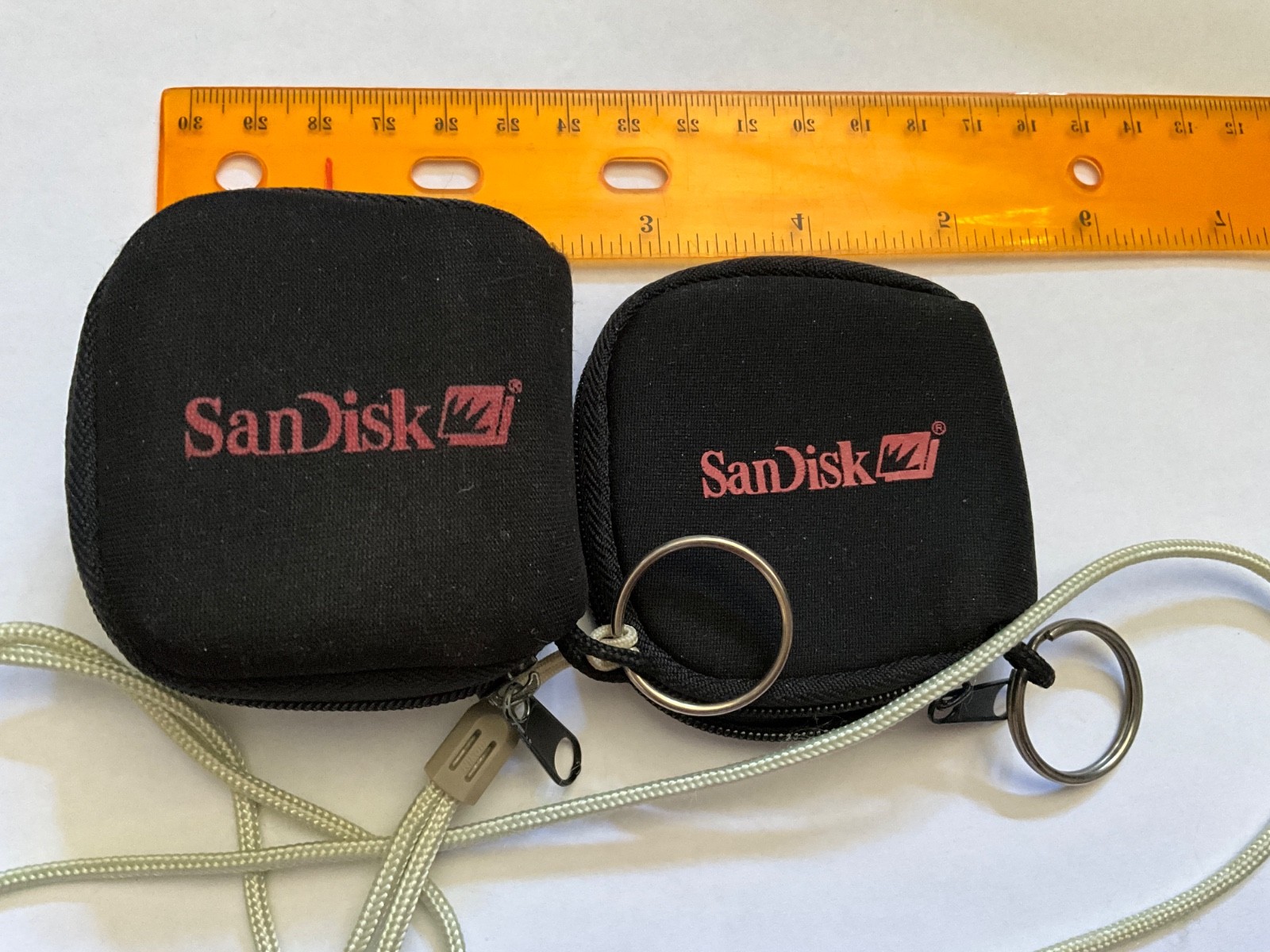 1pcs sandisk 2gl pockets memory storage  purse with for SD,Pro DUo,CF,Smartmedia
