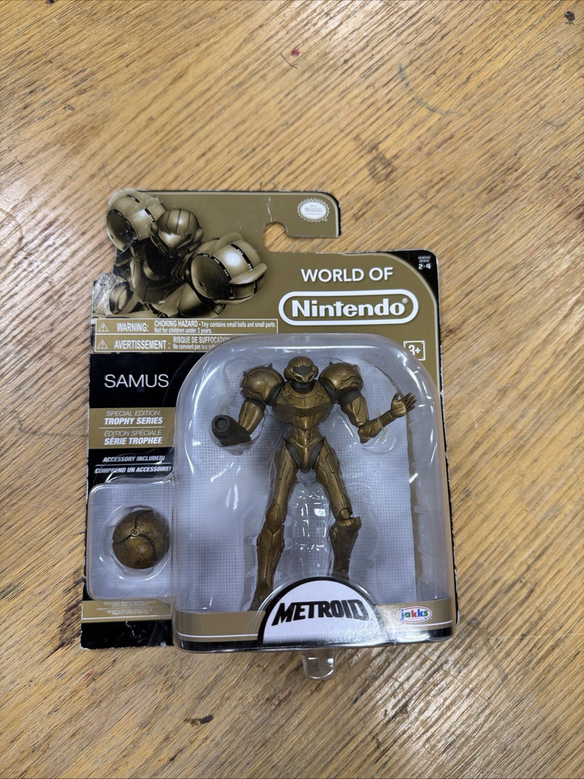NIB 2016 SAMUS FIGURE METROID WORLD OF NINTENDO JAKKS TROPHY Series  Box Wear