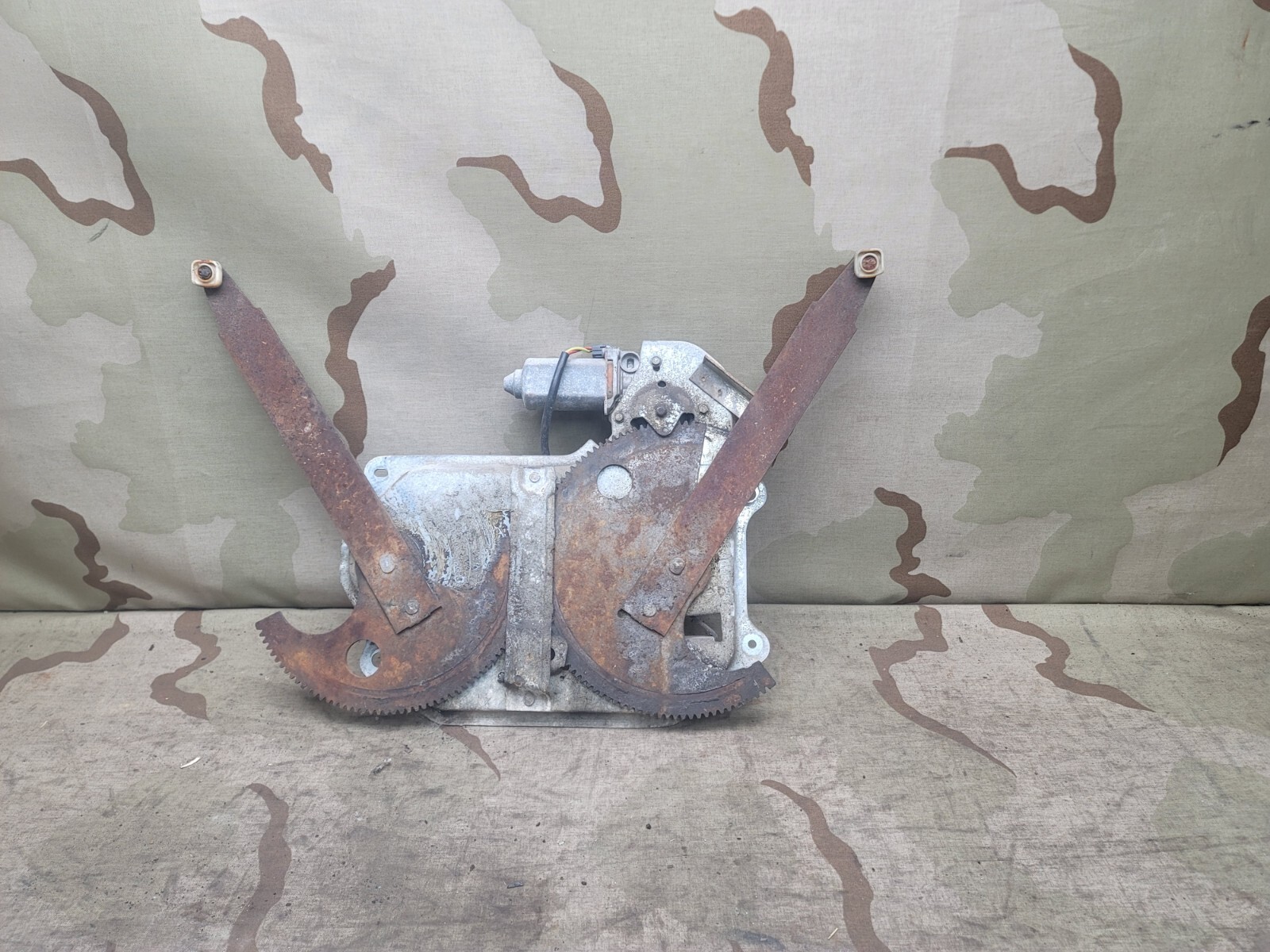 1992-1996 Ford Bronco Rear Tailgate Window Regulator Oem 