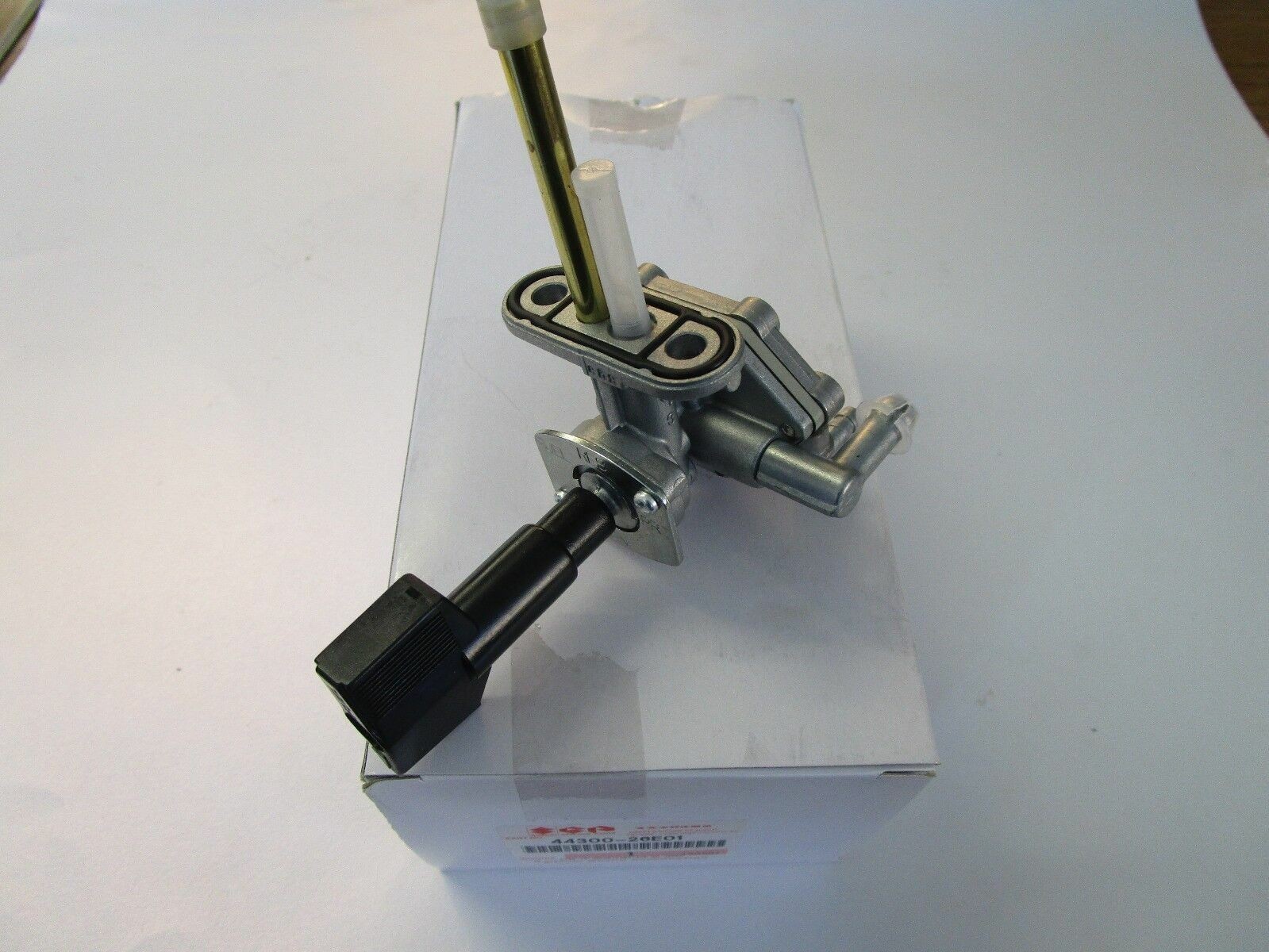 1996-2004 Suzuki GSF1200 Bandit Fuel Petcock Valve Assy OEM 44300-26E01-000