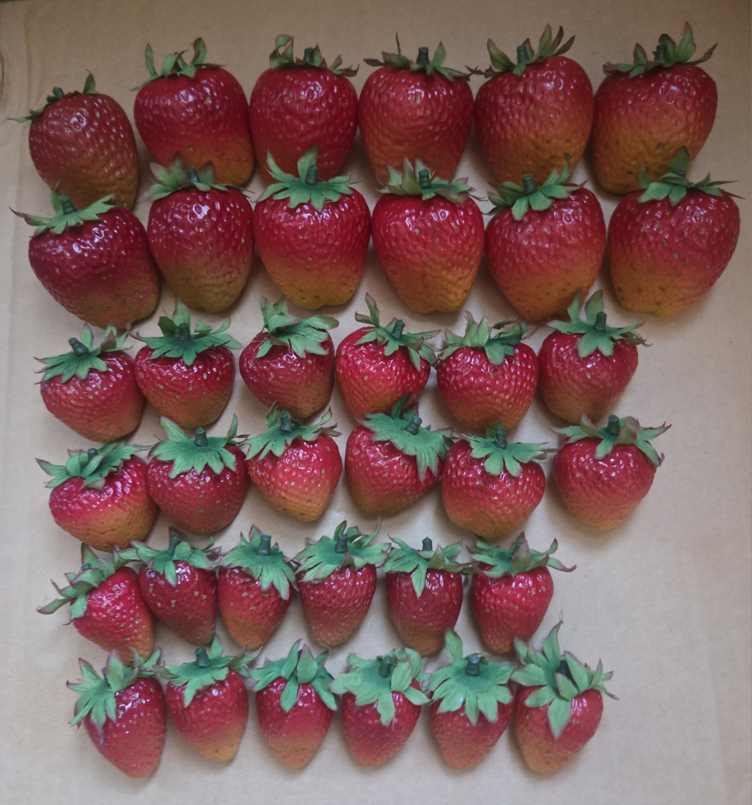 PACKAGE OF 36 ASSORTED LIFE LIKE REALISTIC ARTIFICIAL FAKE STRAWBERRIES 1.5\