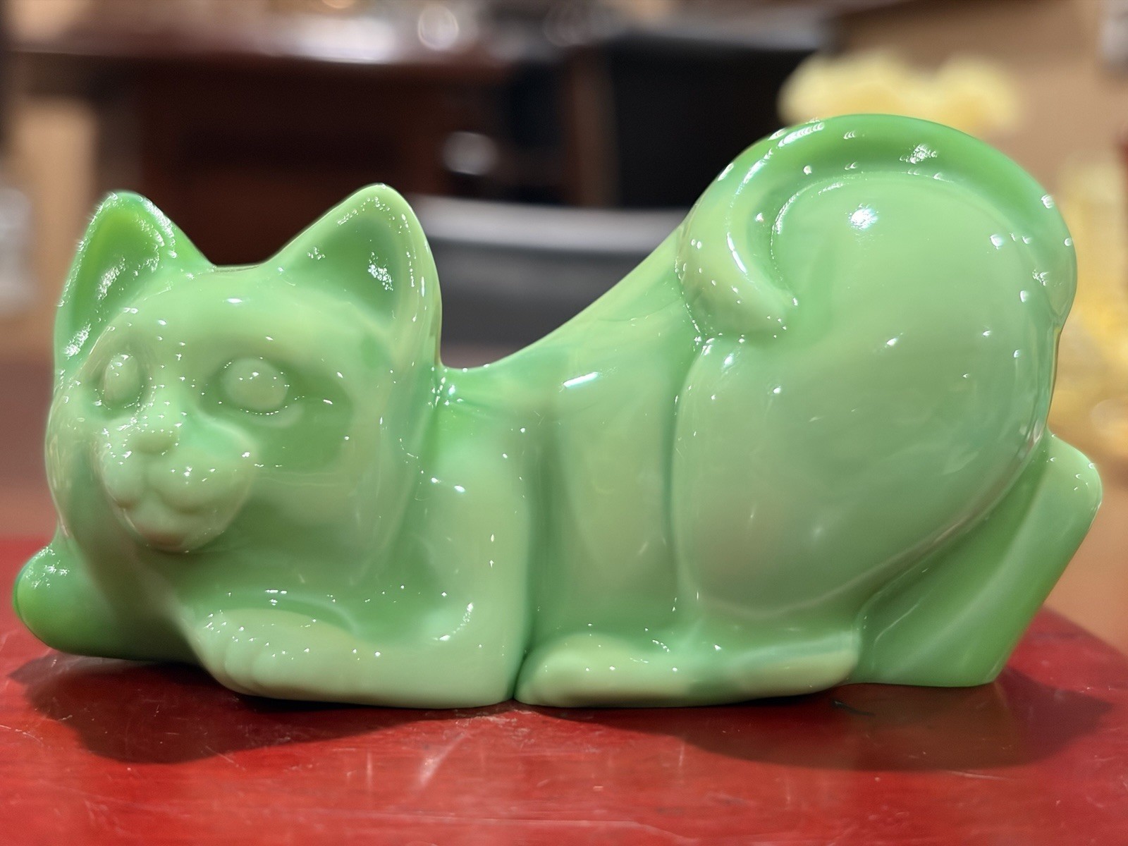 RARE Vtg Fenton Jadeite Green Glass Grooming Cat Figurine Raised Hind Leg w/box