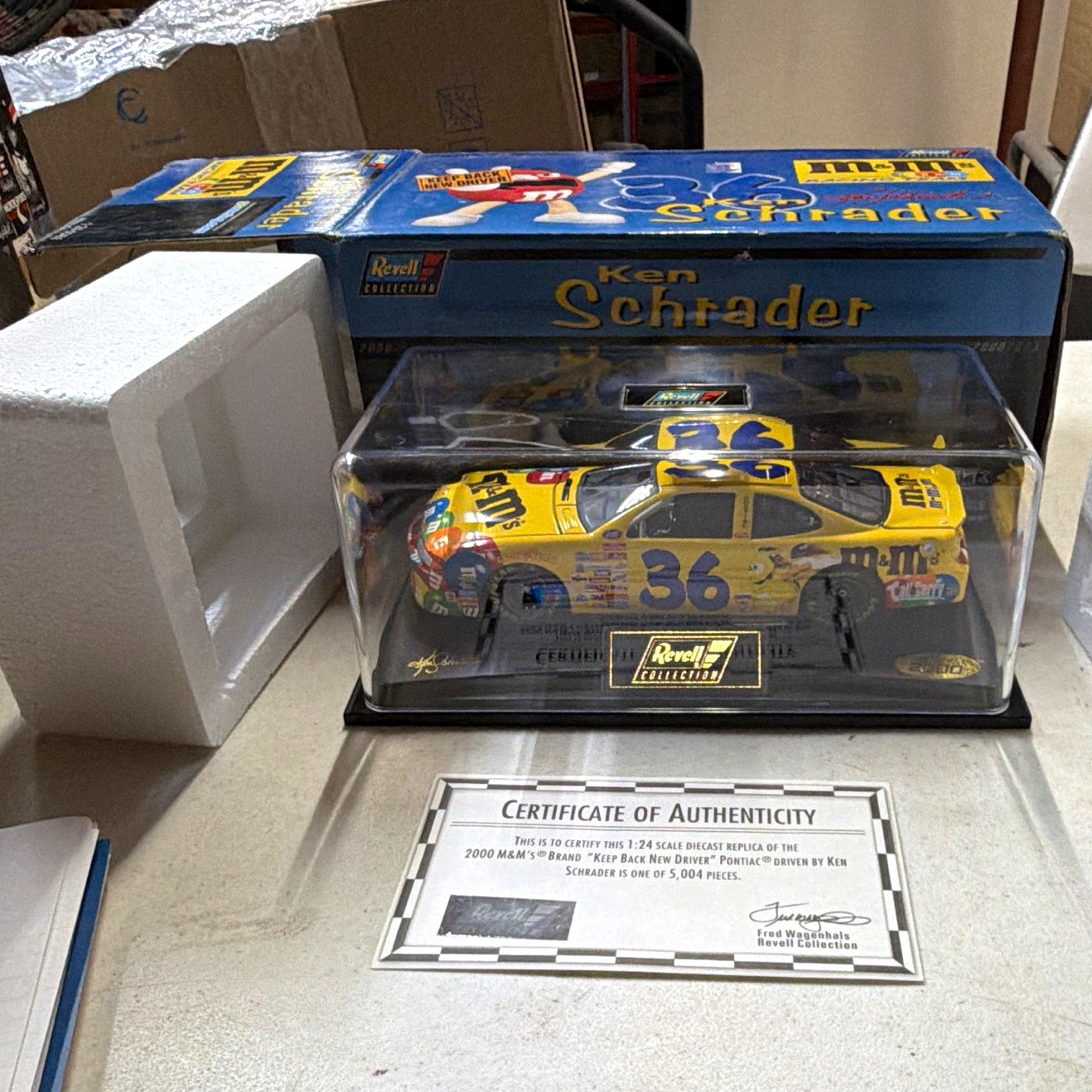 Revell Collection 1:24 NASCAR Ken Schrader #36 2000 M&M\'s Pontiac LE COA Revell Collection 1:24 NASCAR Ken Schrader #36 2000 M&M\'s Pontiac LE COA