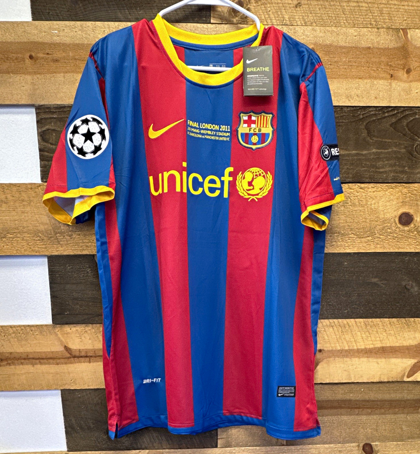 Nike FC Barcelona Lionel Messi #10 Final London 2011 Soccer Jersey Men’s XL