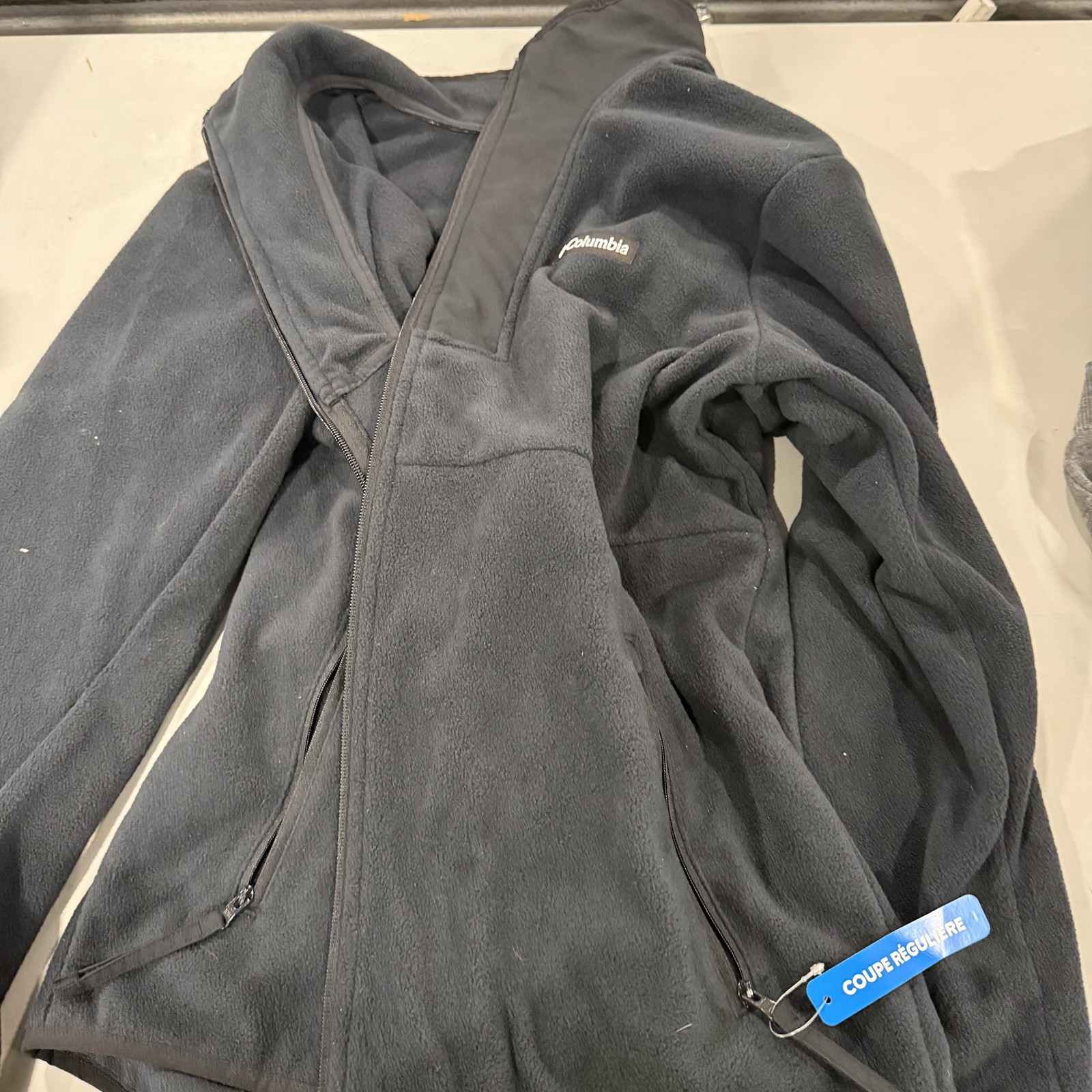 COLUMBIA SPORTS WEAR FLEECE REGULAR FIT JACKET LARGE - NAVY BLUE COLUMBIA SPORTS WEAR FLEECE REGULAR FIT JACKET LARGE - NAVY BLUE