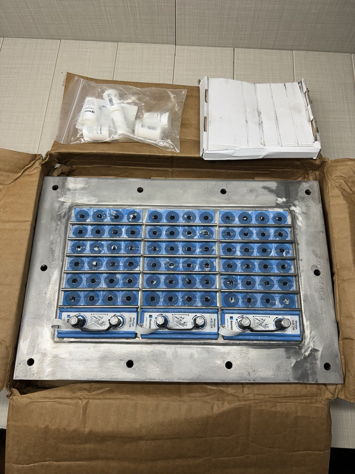 ROXTEC GH 6X3 AISI316 PI KIT S1600657A PIPE/CABLE SEALING KIT, NEW-OPEN BOX