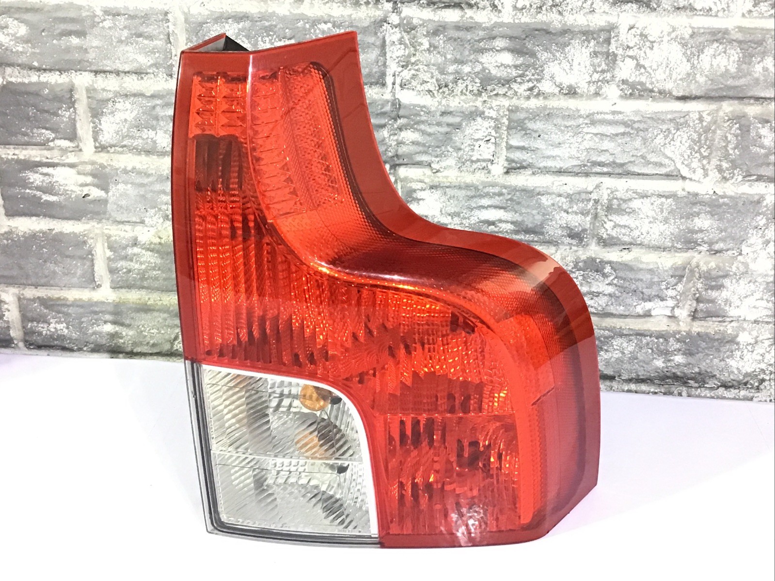 2007-2012 Volvo XC90 XC-90 Tail Light Right (passenger Side) OEM.
