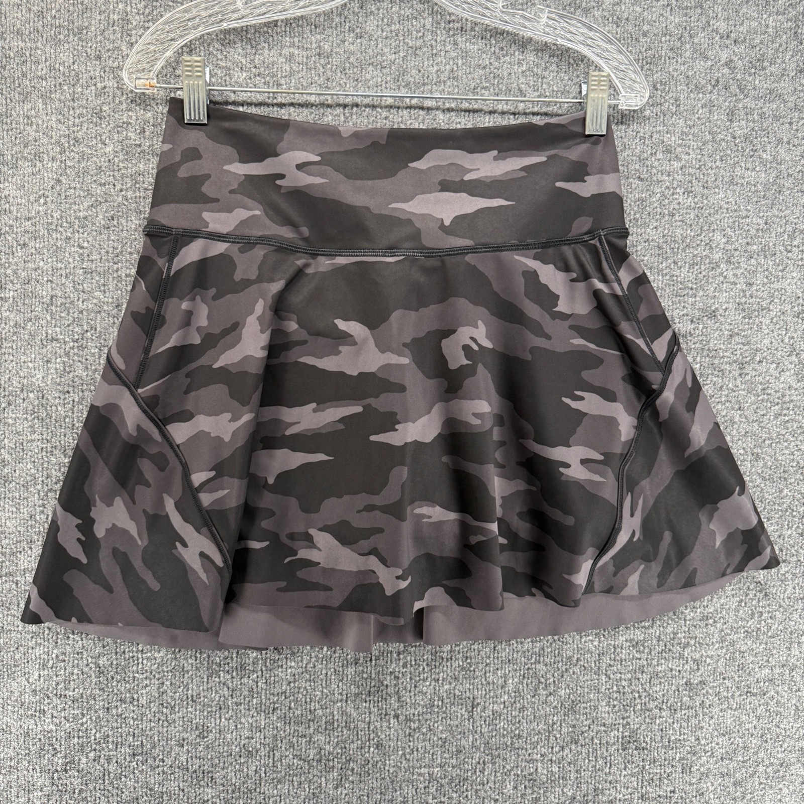 Athleta Skirt Womens S Black Camo Ace Tennis Skort 15.5 Flowy Athletic Workout Athleta Skirt Womens S Black Camo Ace Tennis Skort 15.5 Flowy Athletic Workout