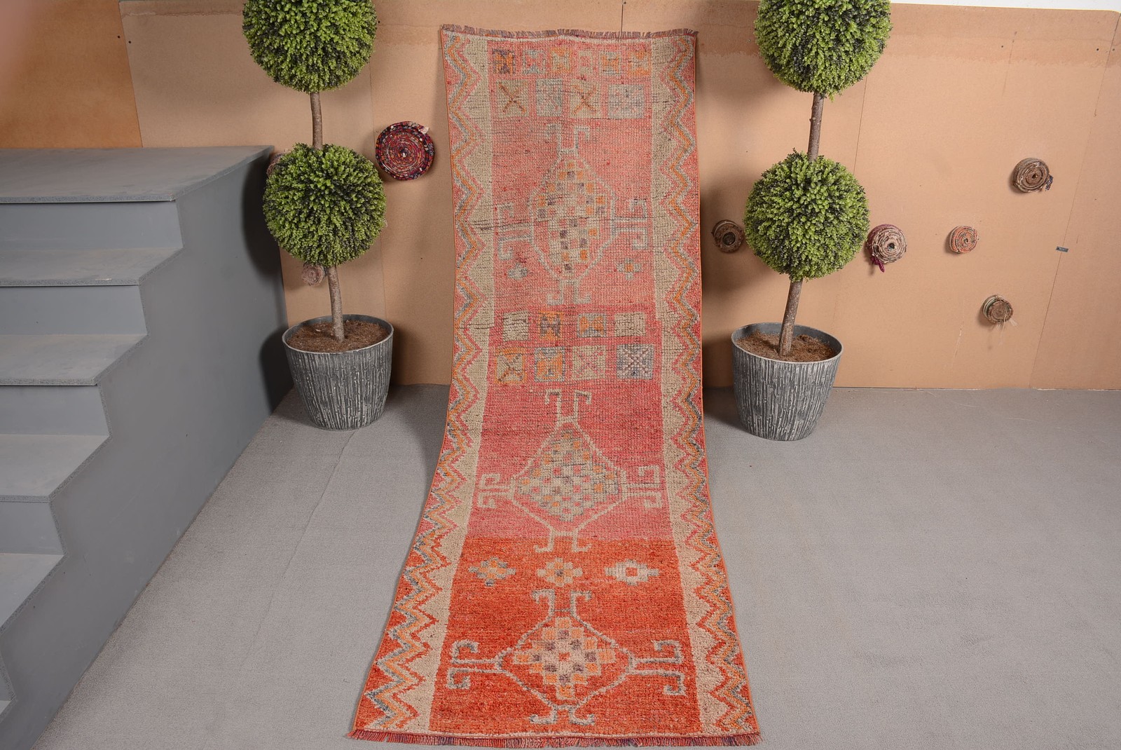 Red and Beige Herki Rug, Handwoven Rug, Boho Runner, 2.9 x 8.9 ft, Geometric Tri