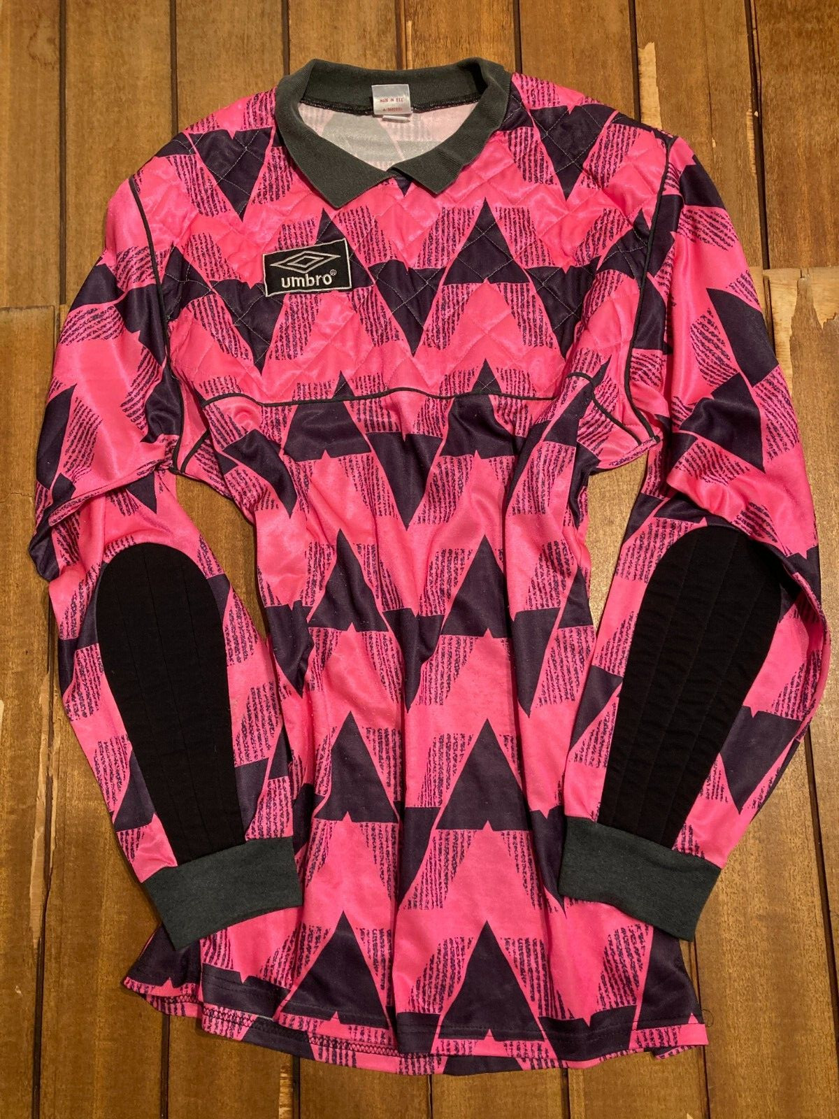Genuine Umbro vintage style l/s template 1990s GK shirt - XLarge -- Genuine Umbro vintage style l/s template 1990s GK shirt - XLarge --
