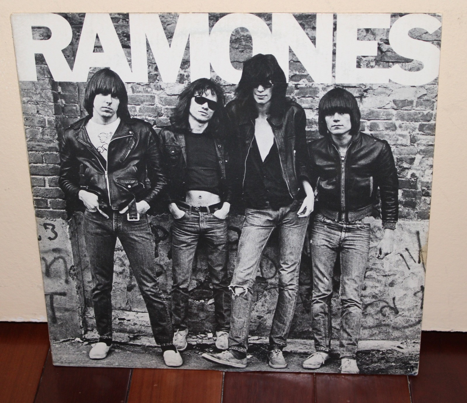 RAMONES 1st Lp 1st press Self titled (1976) SR 6020 Top Condition PLAYS GREAT NM