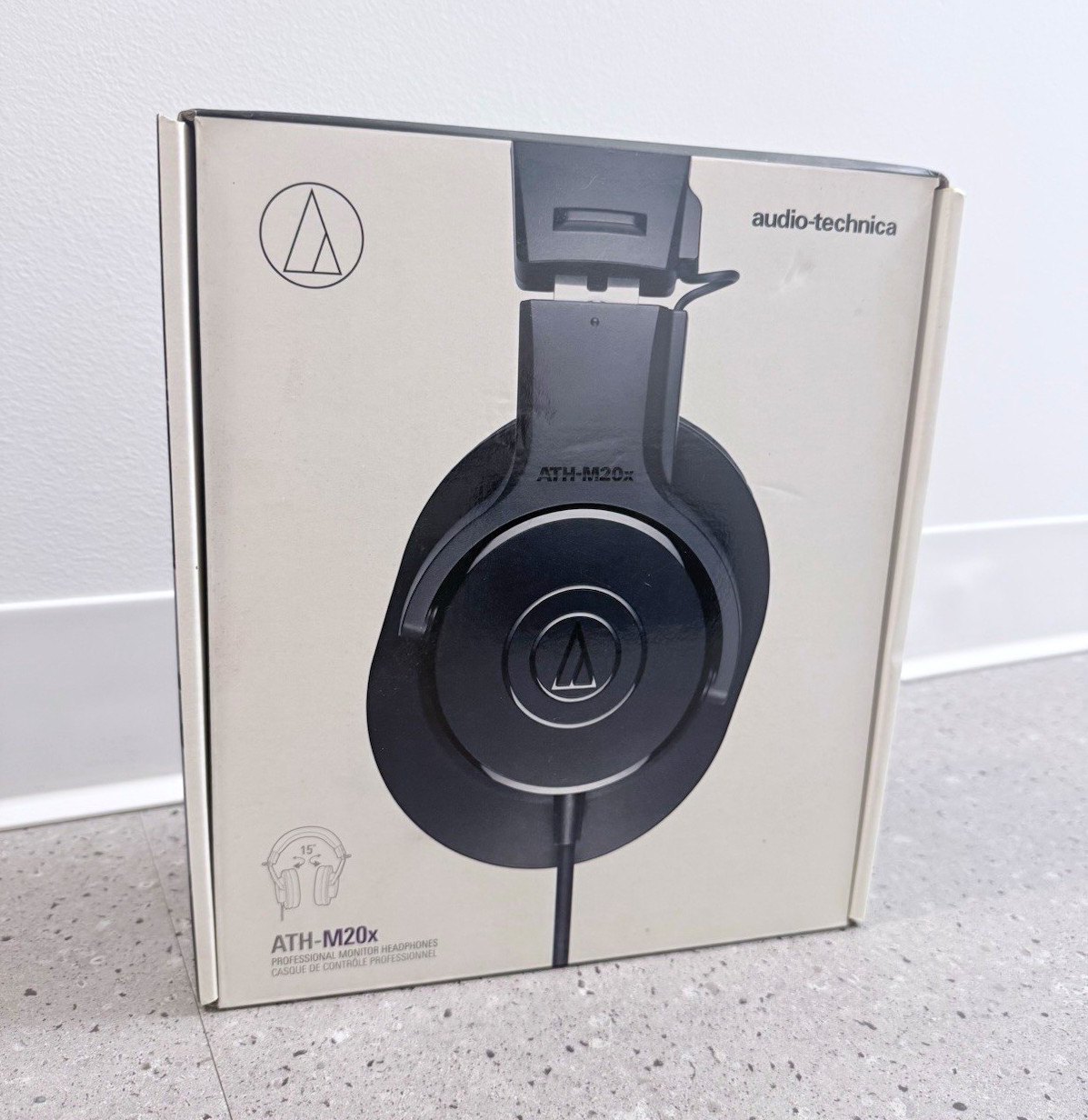 Audio-Technica ATH-M20x Over-Ear Studio Monitor Headphones 3.5mm 40mm Black