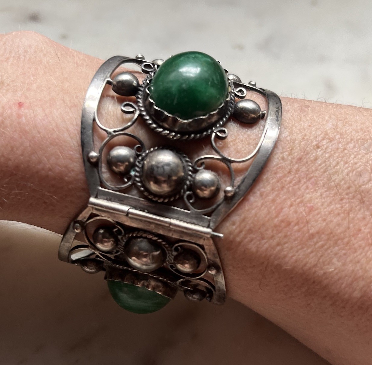 60g Vtg 1930s-40s Mexico Sterling Repouse Green Calcite Stone Silver Bracelet
