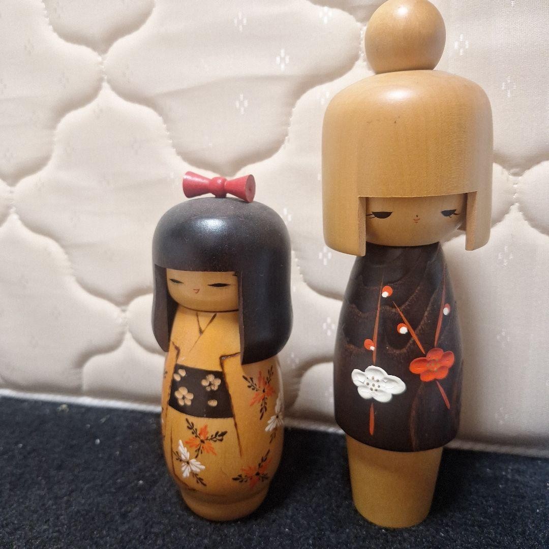 Japanese Sosaku Kokeshi Sisters Pair Wooden Doll Showa Retro Collectible 15+ Japanese Sosaku Kokeshi Sisters Pair Wooden Doll Showa Retro Collectible 15+