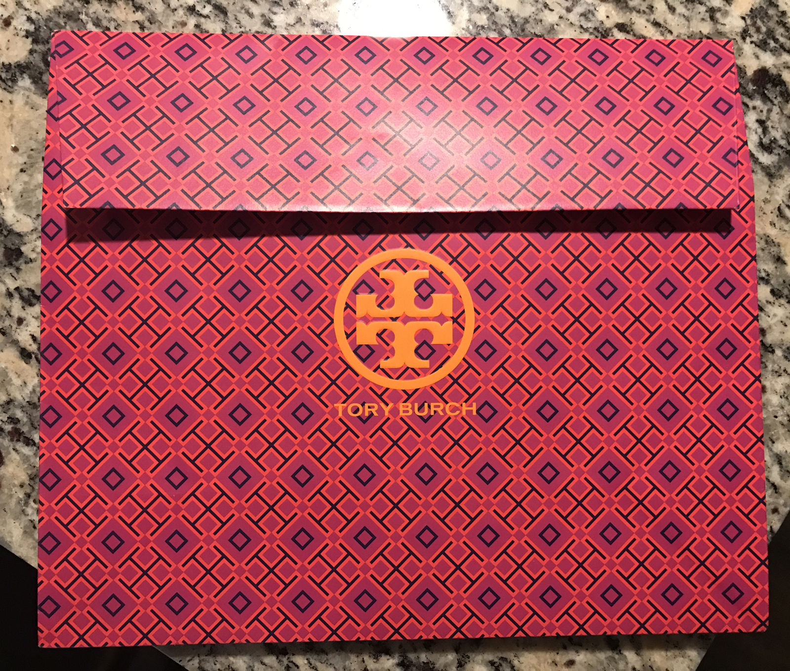 Tory Burch Geometric Modern GIFT BAG BOX  12”L x 10.5H x 5”W New PINK