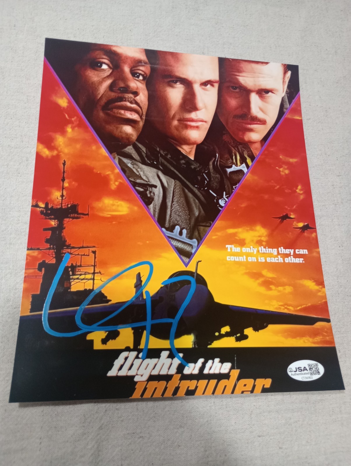 Willem Dafoe Flight of The Intruder Photo Autographed 8x10 JSA COA Willem Dafoe Flight of The Intruder Photo Autographed 8x10 JSA COA