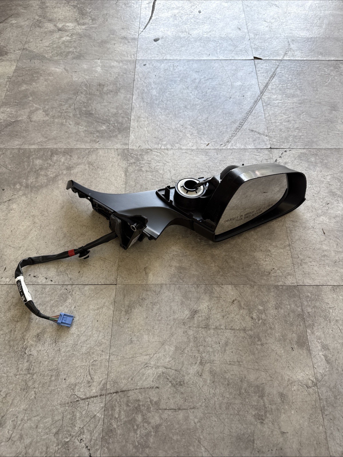 2025-2026 Tesla Model 3 Right RH Passenger Side Mirror Assembly 2097809-98-A OEM 2025-2026 Tesla Model 3 Right RH Passenger Side Mirror Assembly 2097809-98-A OEM