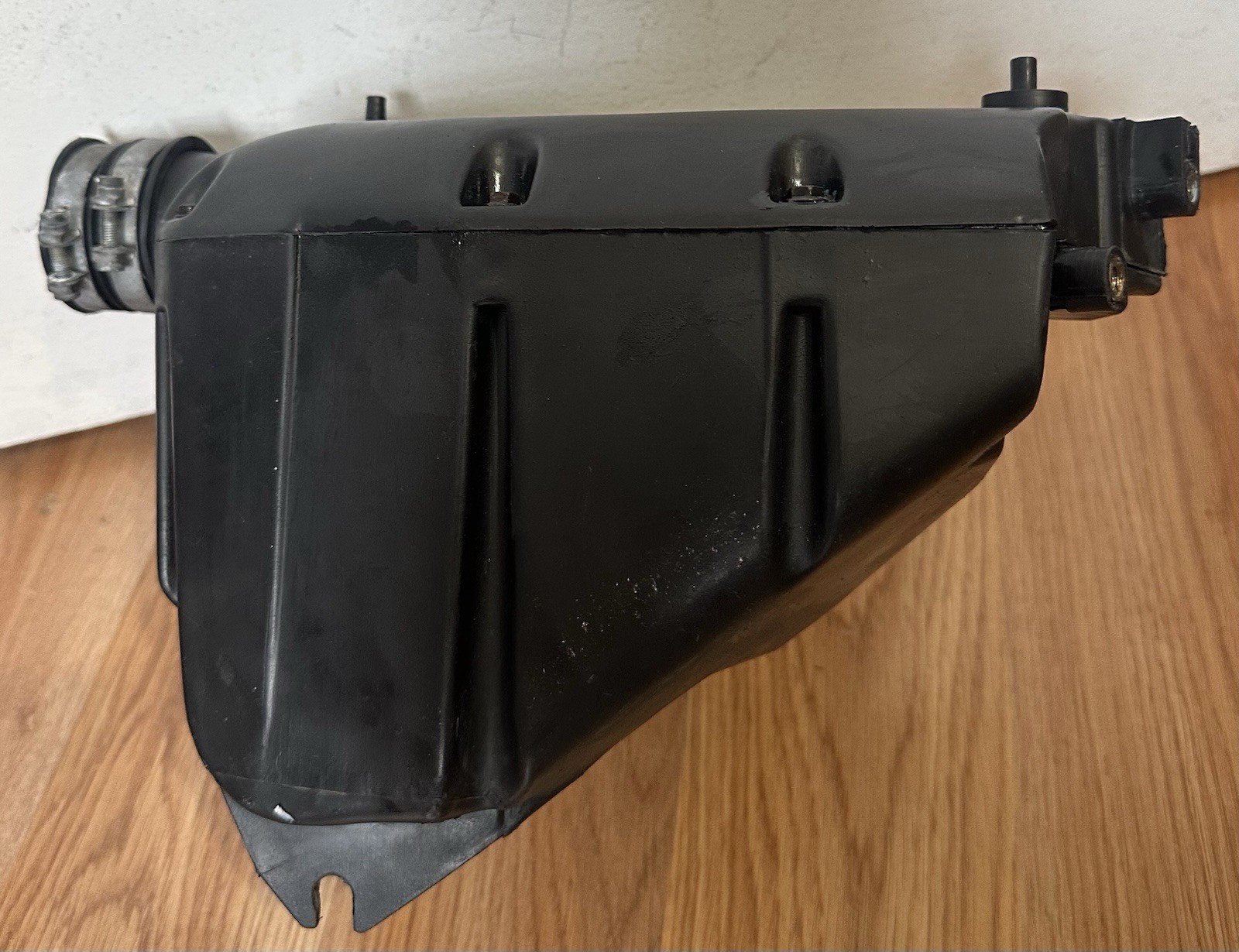TRIUMPH THUNDERBIRD SPORT LEGEND TT ADVENTURER 900 T300 AIRBOX AUXILIARY CHAMBER