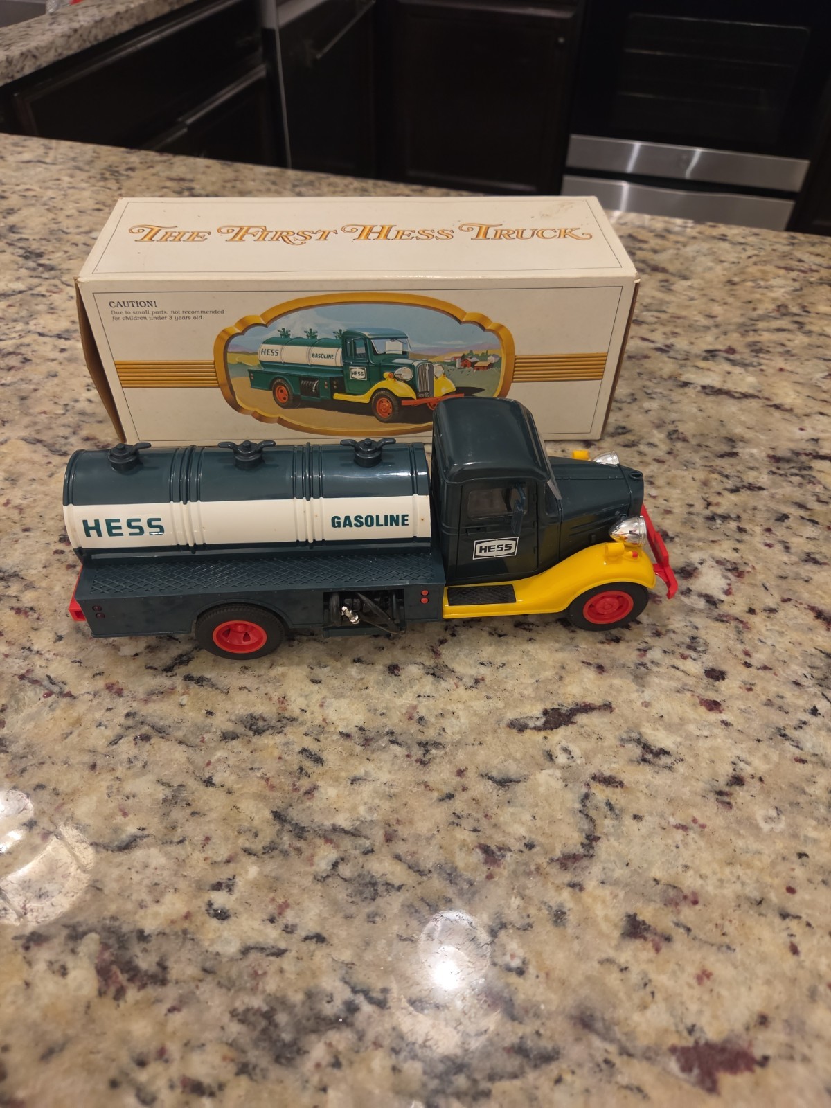 Recommended)RARE Vintage 1982 The First Hess Truck Black Switch Variant... Recommended)RARE Vintage 1982 The First Hess Truck Black Switch Variant...