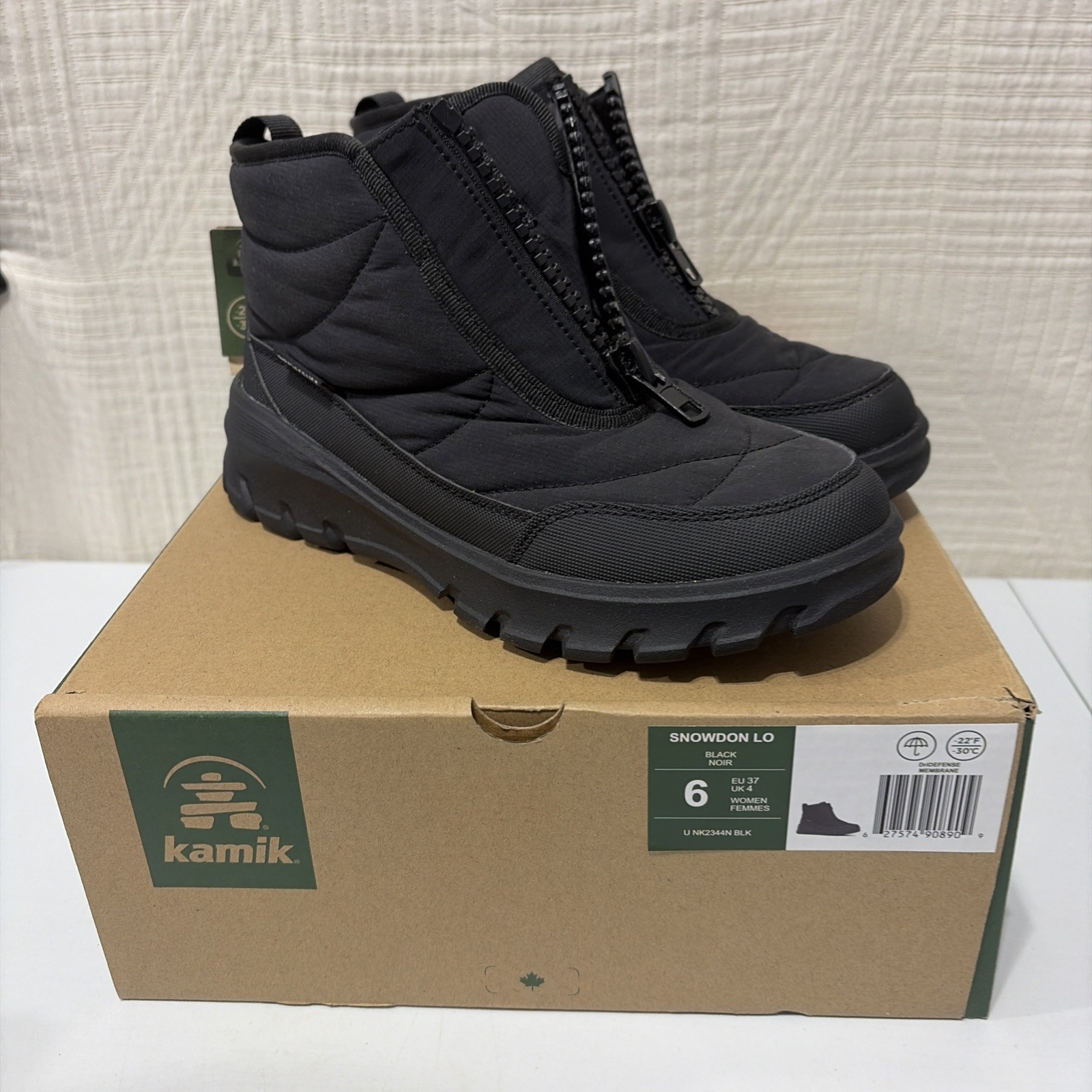 Kamik Woman’s Snowdon LO Black Zip Up Snow boots 