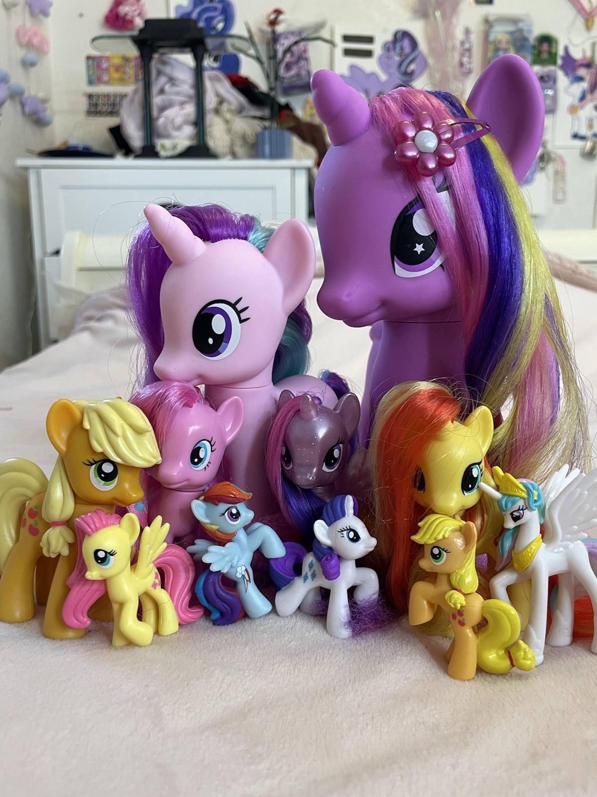 Hasbro My Little Pony Mixed Lot 10+ Figures Twilight Starlight Rarity Rainbow Hasbro My Little Pony Mixed Lot 10+ Figures Twilight Starlight Rarity Rainbow