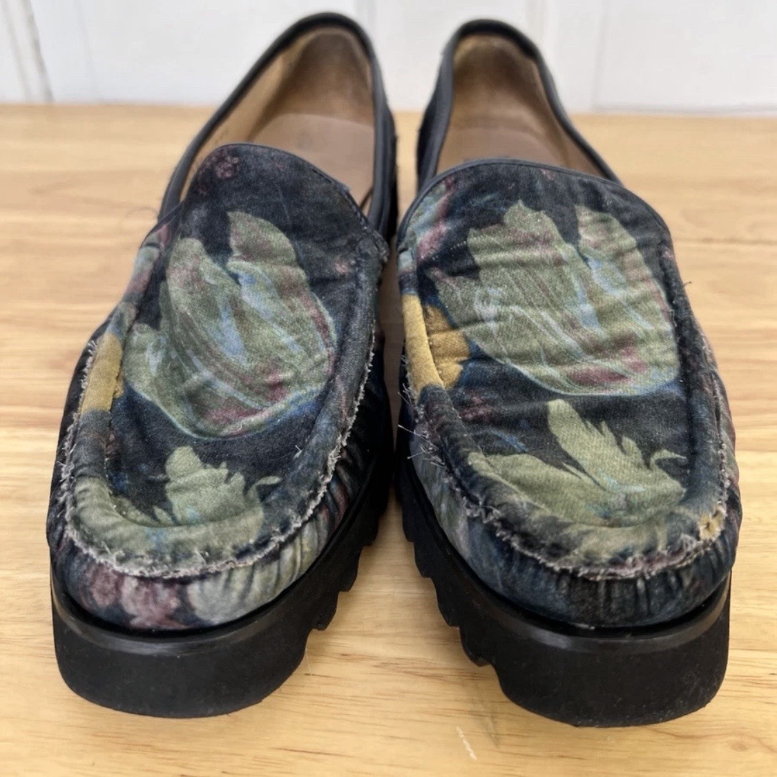 Diane Milano Black Floral Velvet Loafers Vibram Lug Sole Italy 39 1/2 8 or 8.5