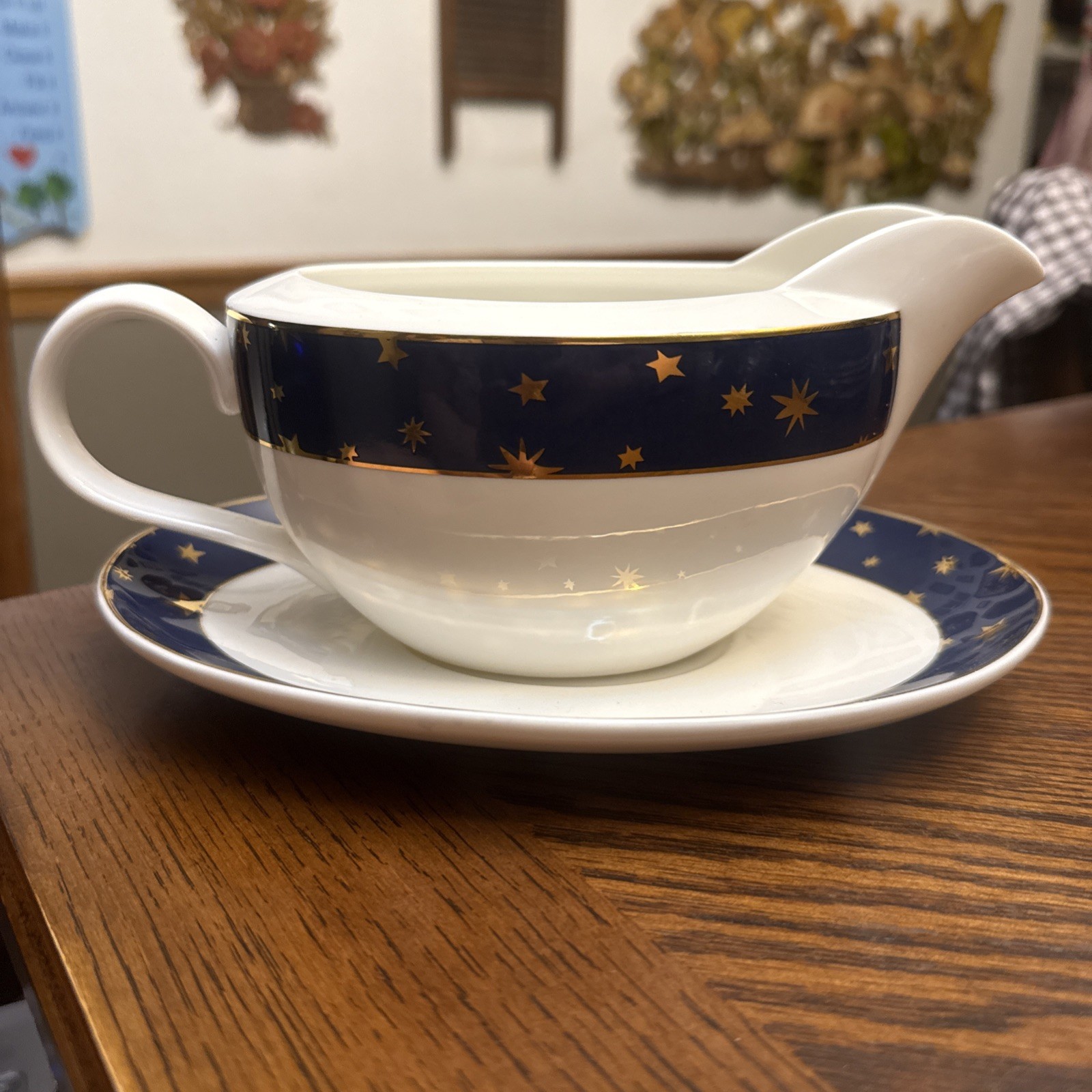 Sakura Galaxy Blue Fine Porcelain 14Kt Gold Stars Gravy Boat Plate Tray 1999 Sakura Galaxy Blue Fine Porcelain 14Kt Gold Stars Gravy Boat Plate Tray 1999