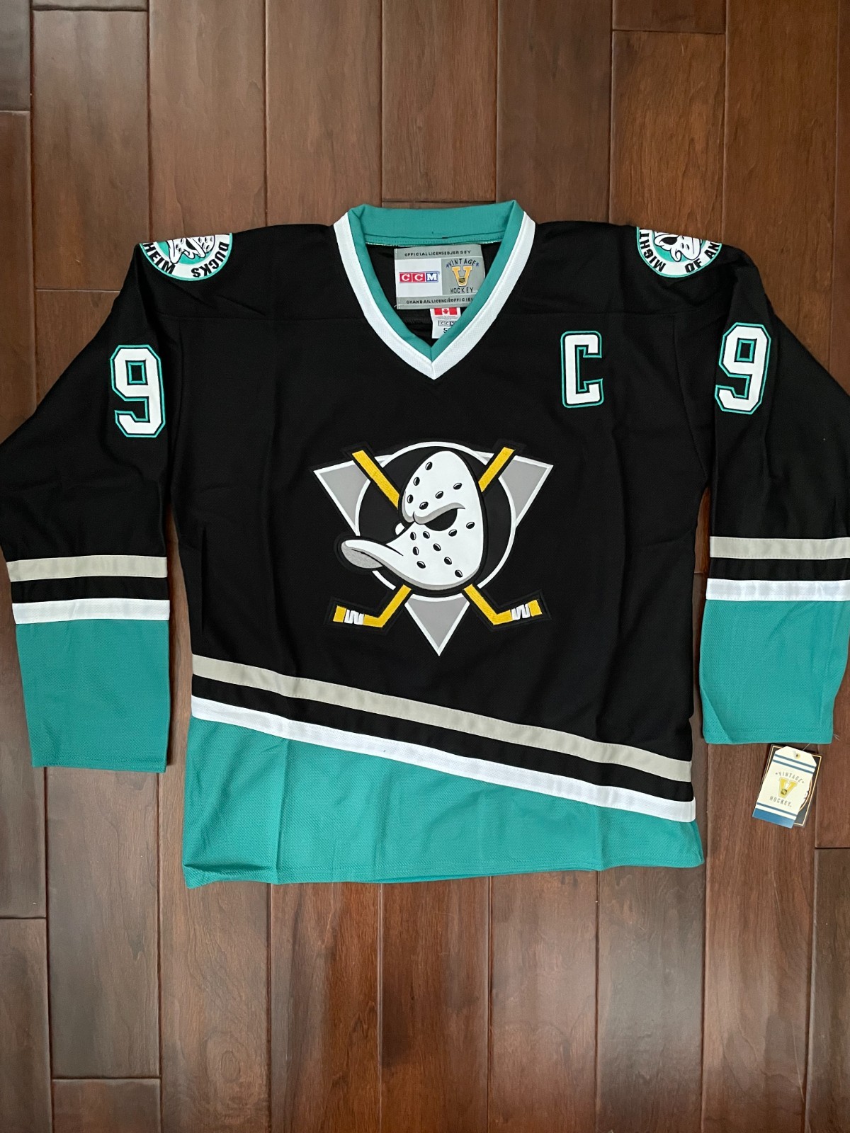 Vintage Paul Kariya Anaheim Mighty Ducks Black \ Vintage Paul Kariya Anaheim Mighty Ducks Black \