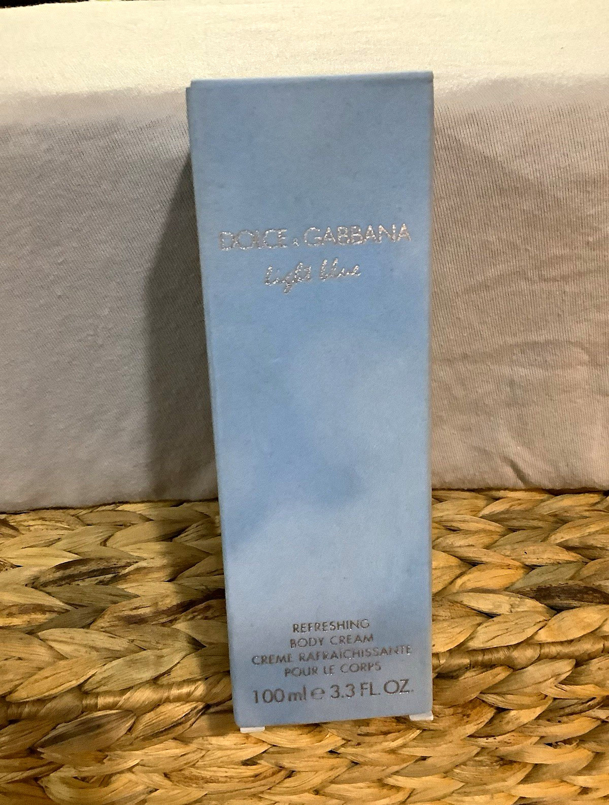 Dolce & Gabbana Light Blue Moisturizing Body Cream SPF 15 Women 3.3 oz Dolce & Gabbana Light Blue Moisturizing Body Cream SPF 15 Women 3.3 oz