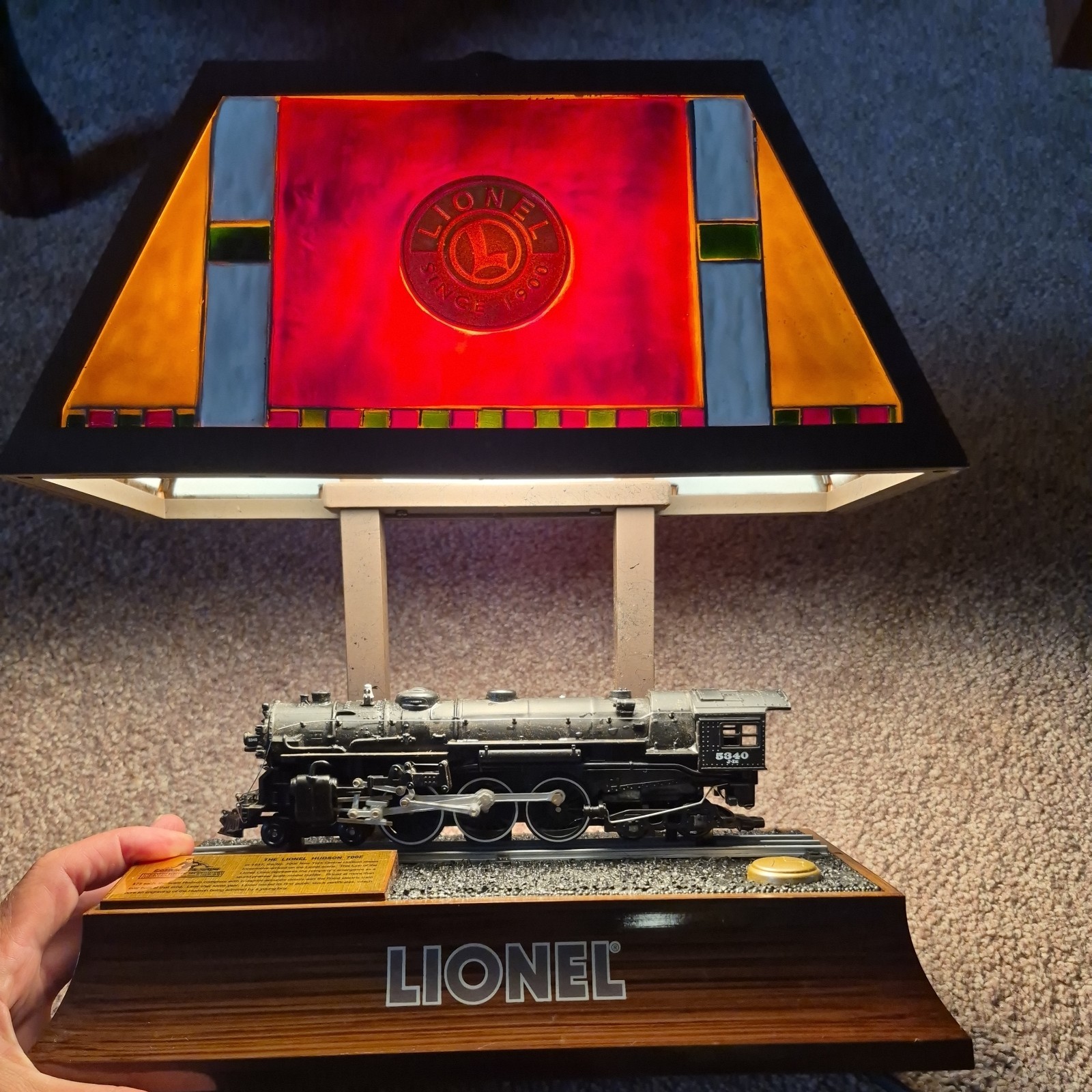 Lionel Train Animated Hudson 700E Locomotive Table Lamp Motion Sound Lionel Train Animated Hudson 700E Locomotive Table Lamp Motion Sound