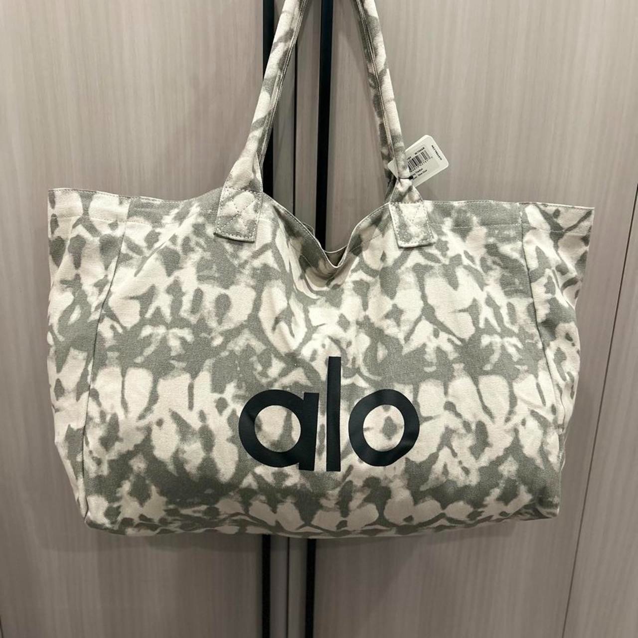 NWT AIo Yoga Large Gray Tie Dye Canvas Tote Bag Gym Travel Shopper 2026 NWT AIo Yoga Large Gray Tie Dye Canvas Tote Bag Gym Travel Shopper 2026
