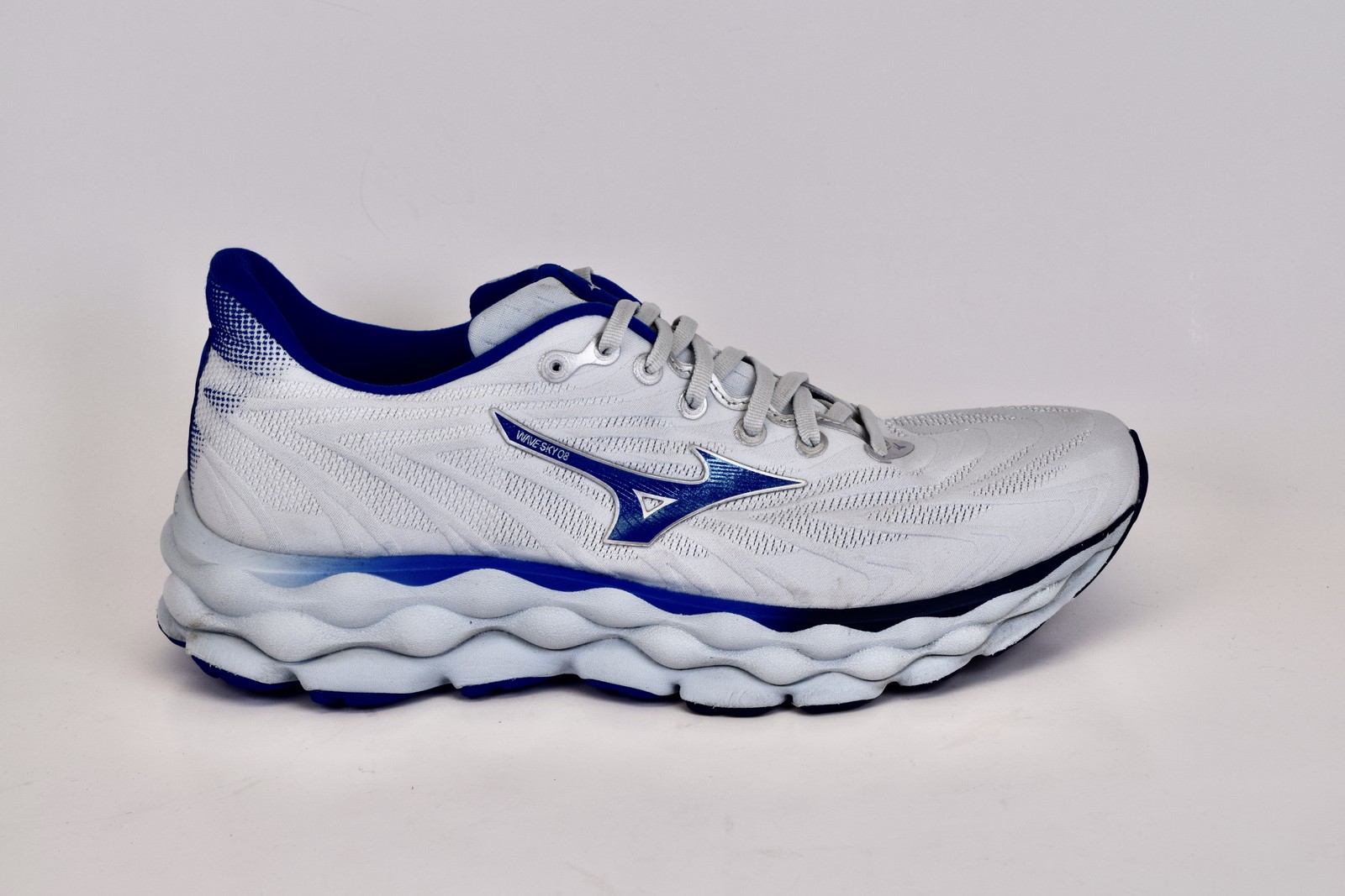 Mizuno Men\'s Wave Sky 8 411464.5WLB Gray Athletic Sneaker Size 9.5 EE