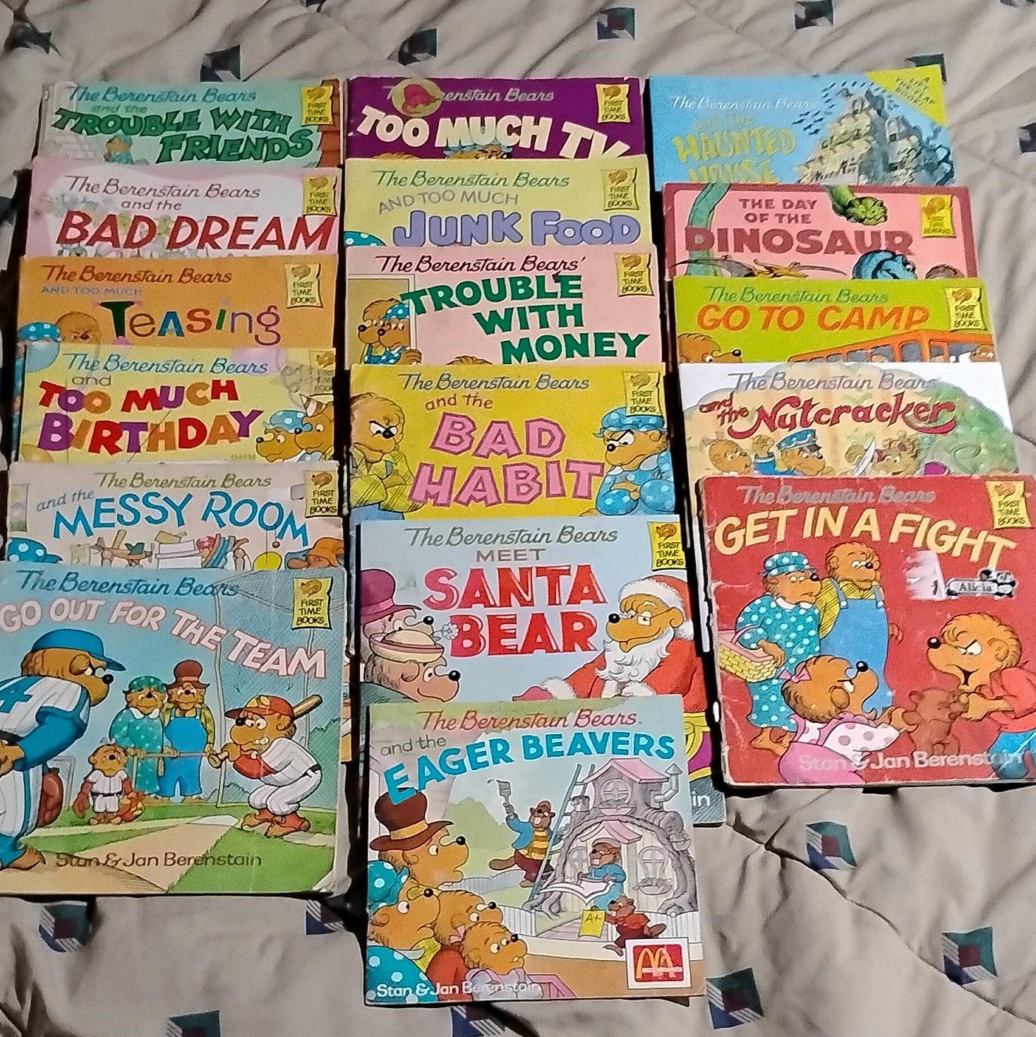 The Berenstain Bears Paperback Book Lot - Illustrated Picture Books Ages 4-8 The Berenstain Bears Paperback Book Lot - Illustrated Picture Books Ages 4-8