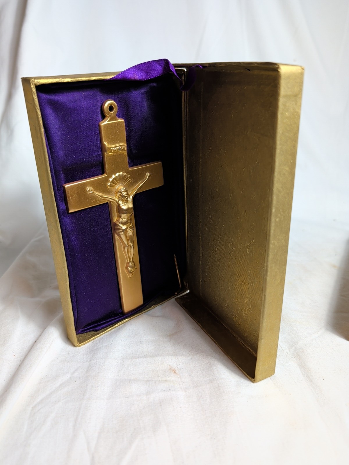 Vtg National Casket Co Memorial Crucifix Gold Finish 2290 Coffin Cross Boxed Vtg National Casket Co Memorial Crucifix Gold Finish 2290 Coffin Cross Boxed