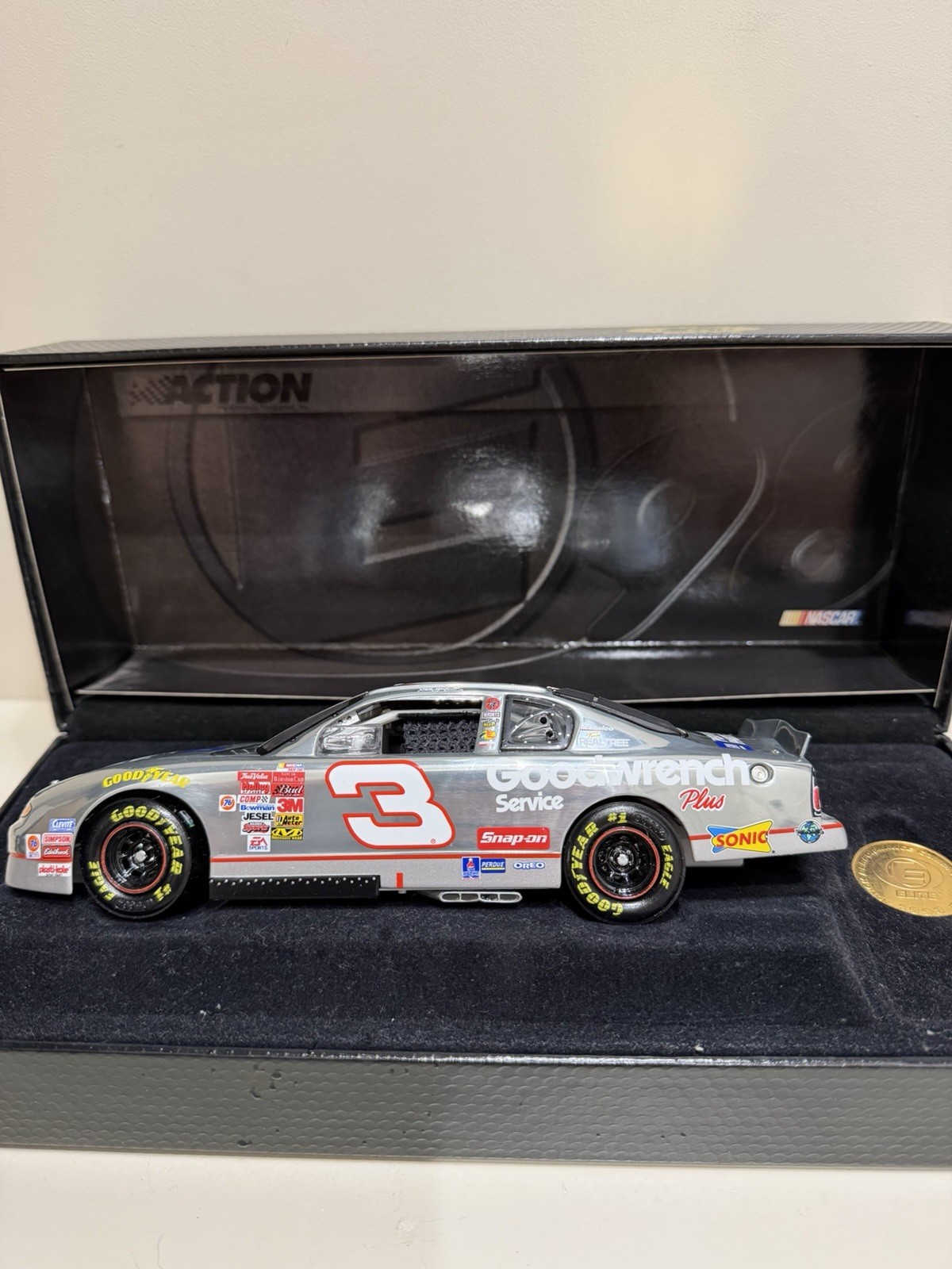 1/24 Dale Earnhardt 2001 Goodwrench Service Plus Monte Carlo Elite METAL SERIES