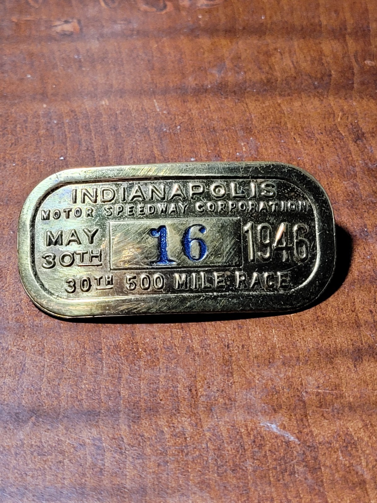 Extremely Rare 1946 Indianapolis 500 Motor Speedway Race Pit #16 Badge Pin