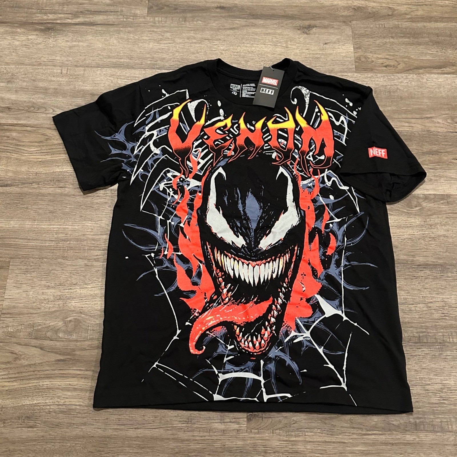 NWT Neff Marvel Venom Graphic T-Shirt Black Men\'s Large Flame Web