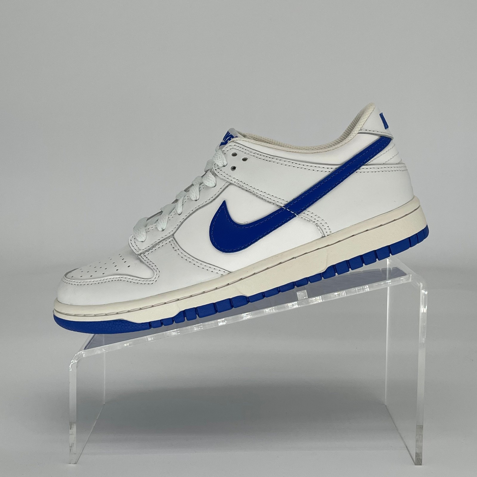 Size 6M/7.5W - Nike Dunk Low Summit White Hyper Royal (GS) DH9765-105