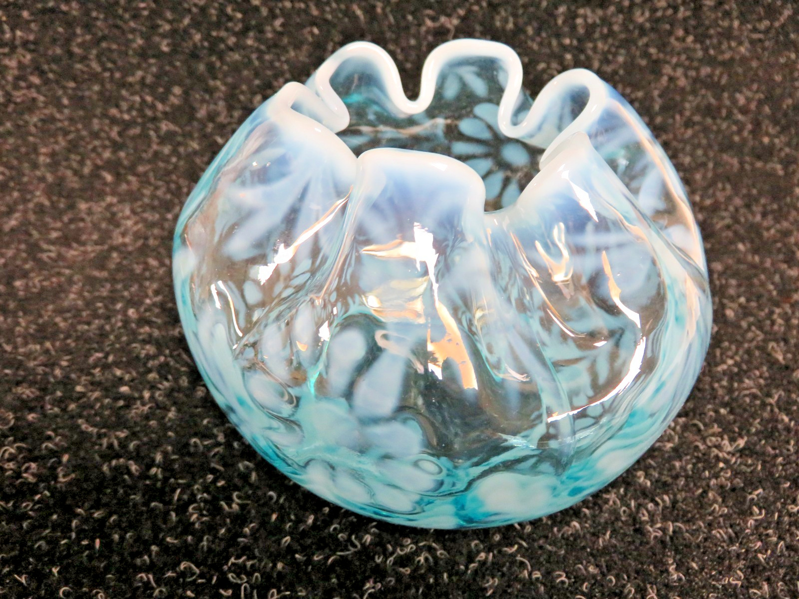 Vintage Fenton Daisy & Fern Blue Opalescent Art Glass Rose Bowl Vintage Fenton Daisy & Fern Blue Opalescent Art Glass Rose Bowl