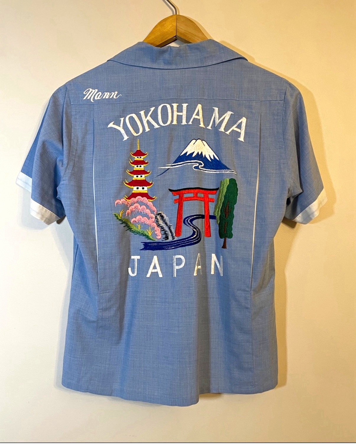  Vintage 1960s Women’s Yokohama Japan Bowling Shirt Matsuo Embroid Fuji Souvenir