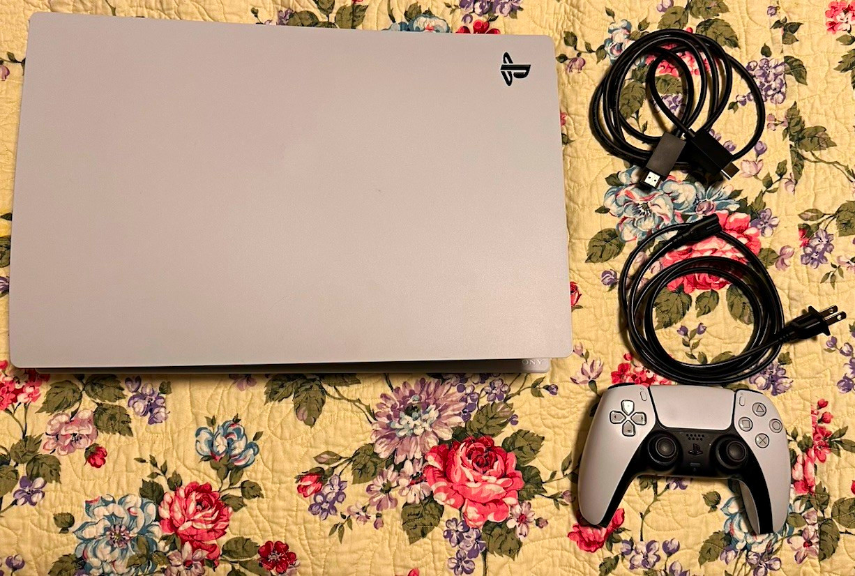 Sony PS5 Disc Edition Console CFI-1215A w/ DualSense Controller-Cleaned & Reset