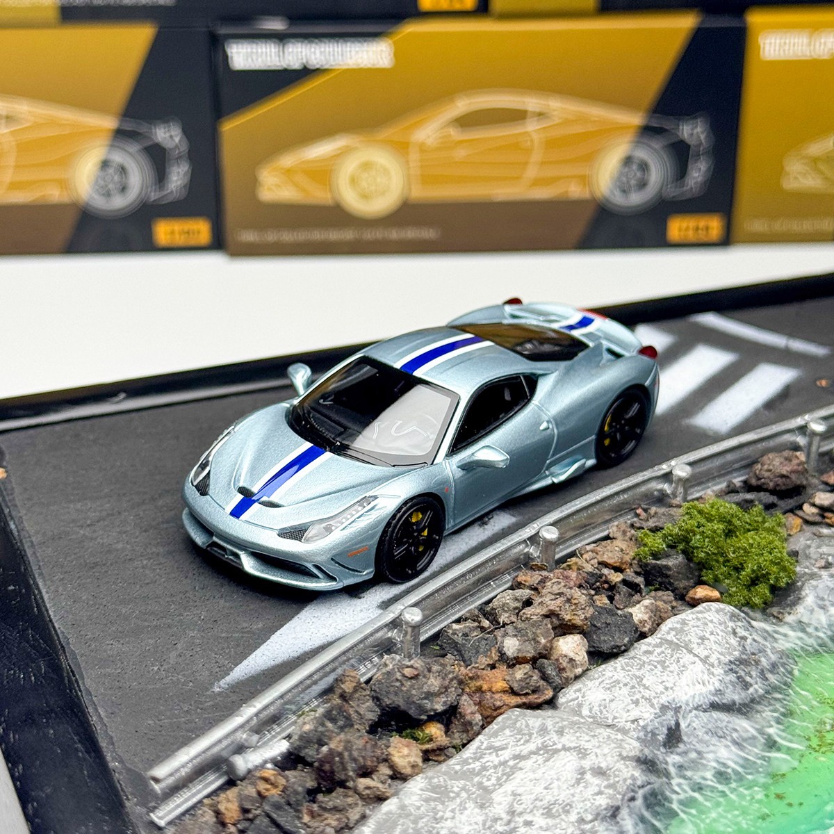 Rare 1:64 Ferrari 458 Speciale - Diecast Micro Miniature Diorama Collectible
